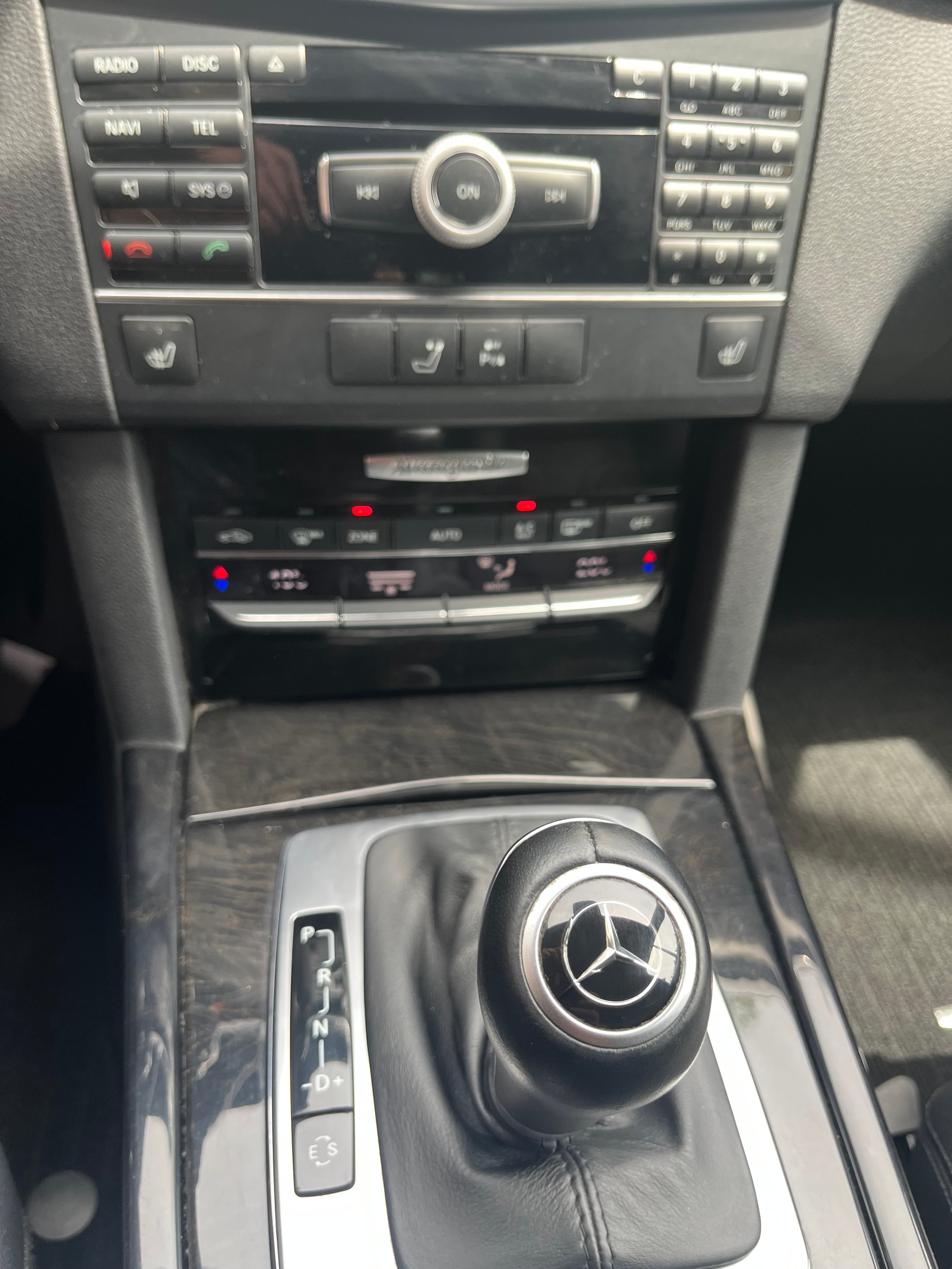 MERCEDES-BENZ E 250 CGI BlueEfficiency Avantgarde Automatic-image-8