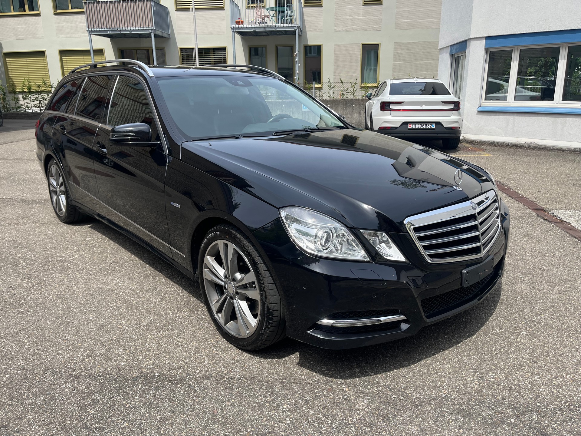 MERCEDES-BENZ E 250 CGI BlueEfficiency Avantgarde Automatic-image-0