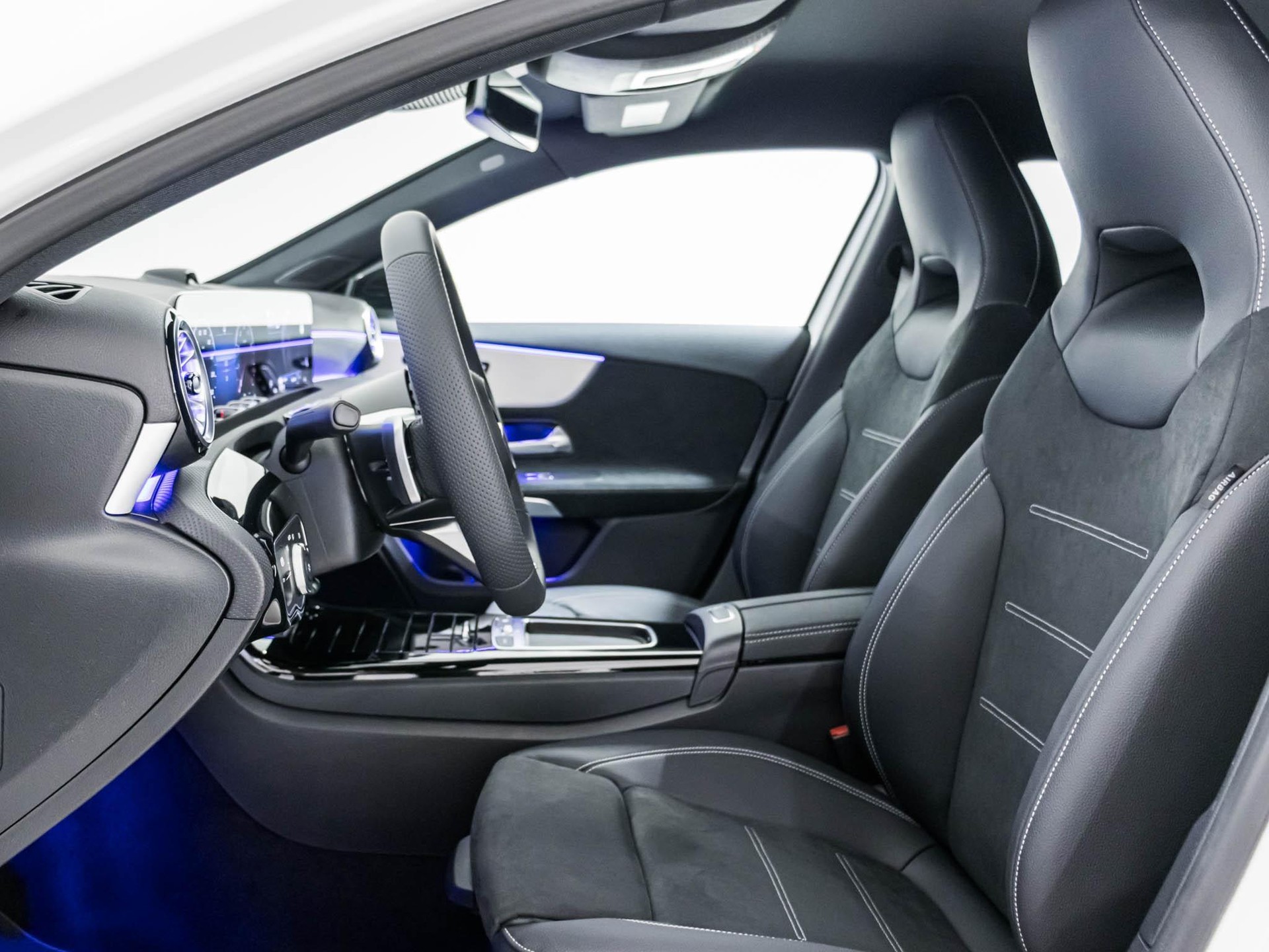 MERCEDES-BENZ A 250 4MATIC-image-6