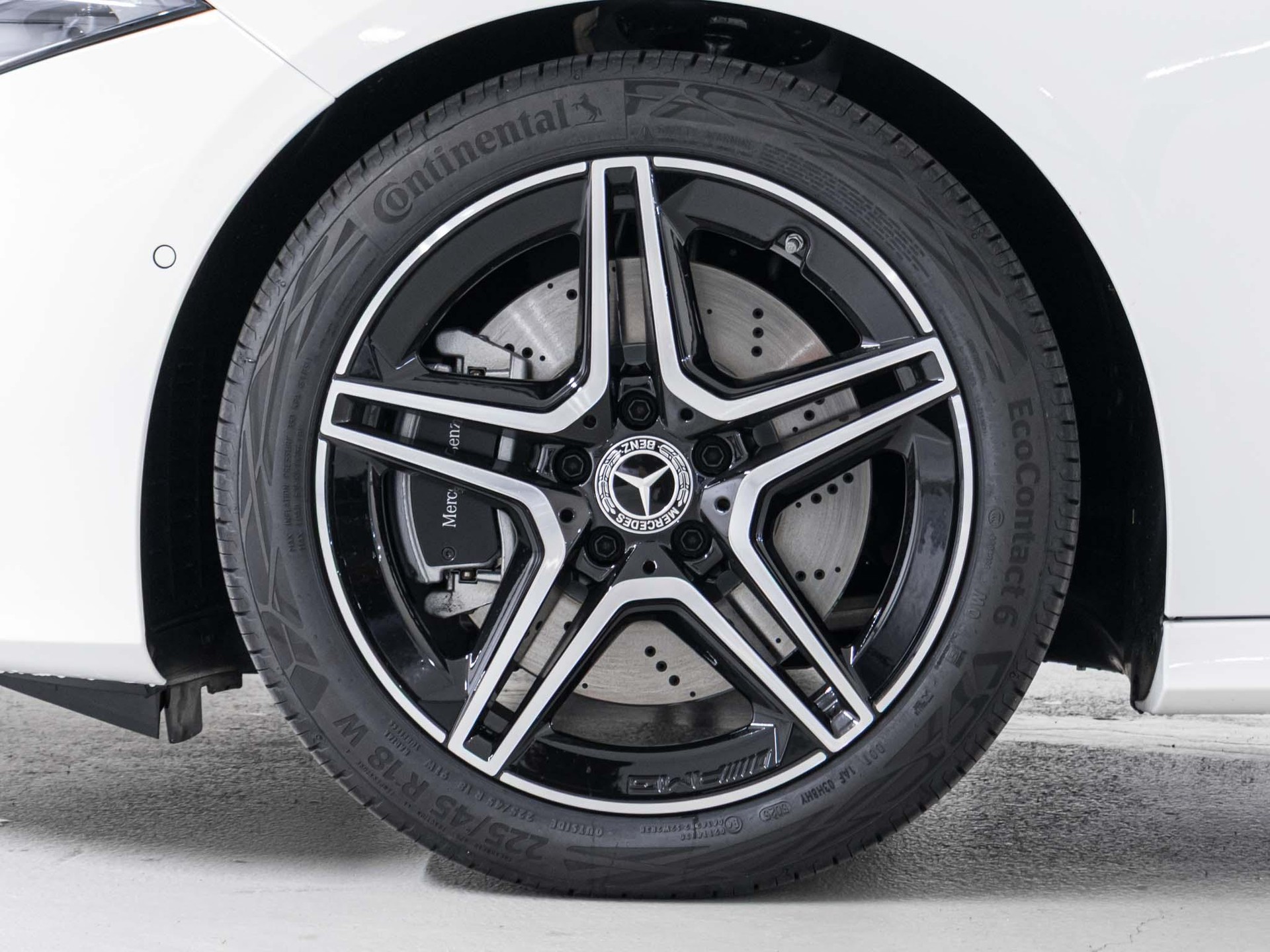 MERCEDES-BENZ A 250 4MATIC-image-13