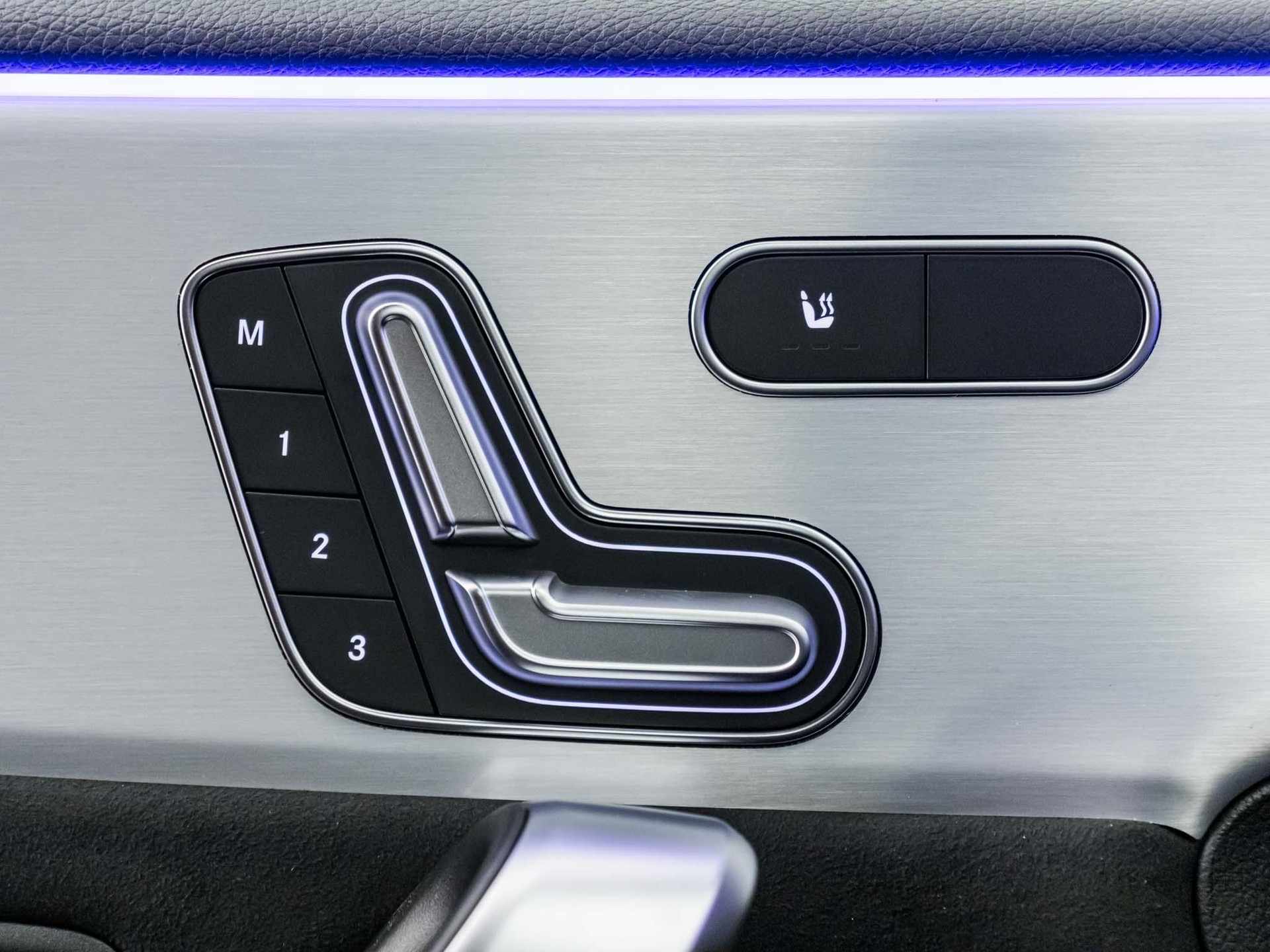 MERCEDES-BENZ A 250 4MATIC-image-11