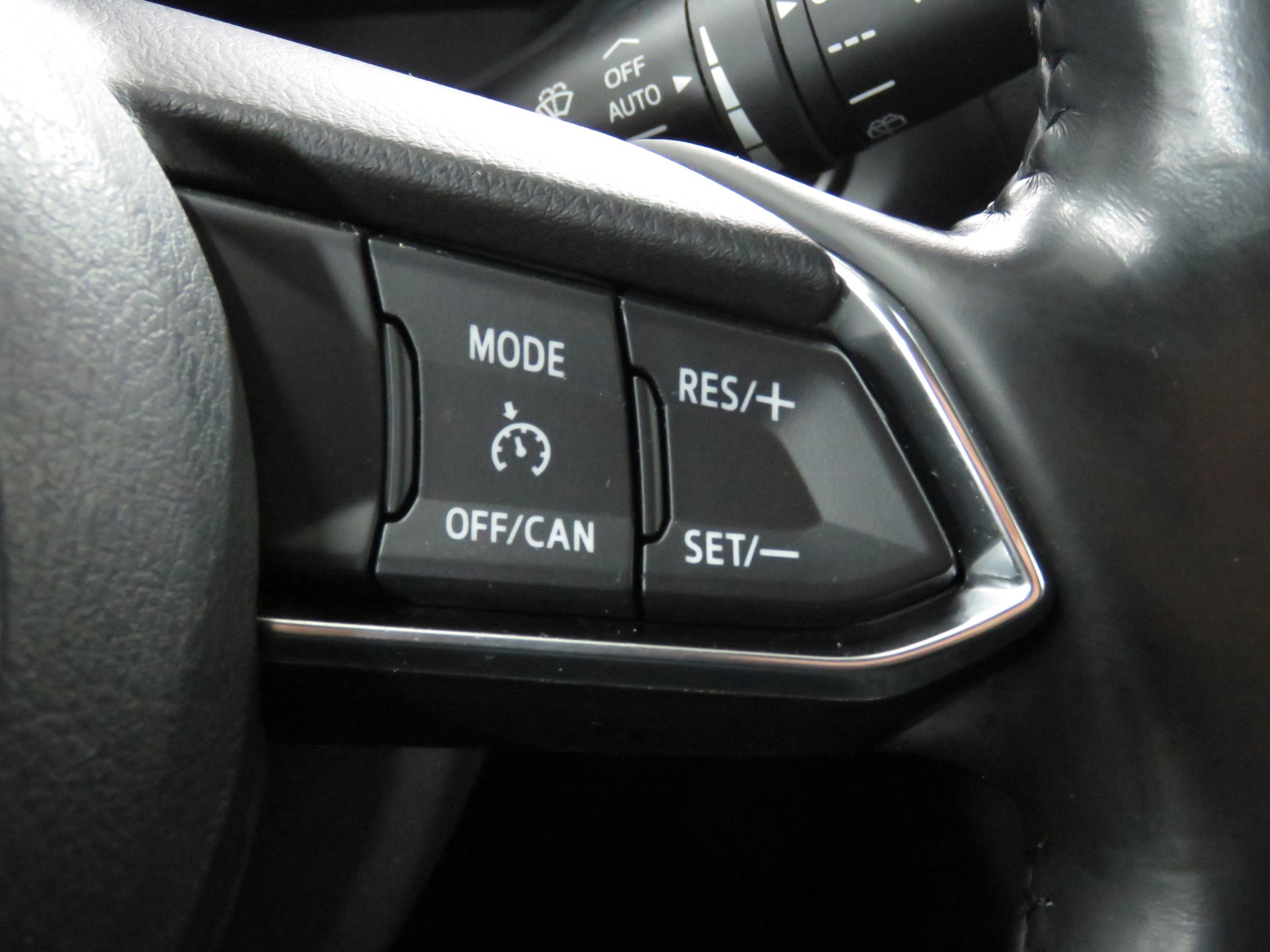 MAZDA 3 SKYACTIV-G 120 Revolution-image-25