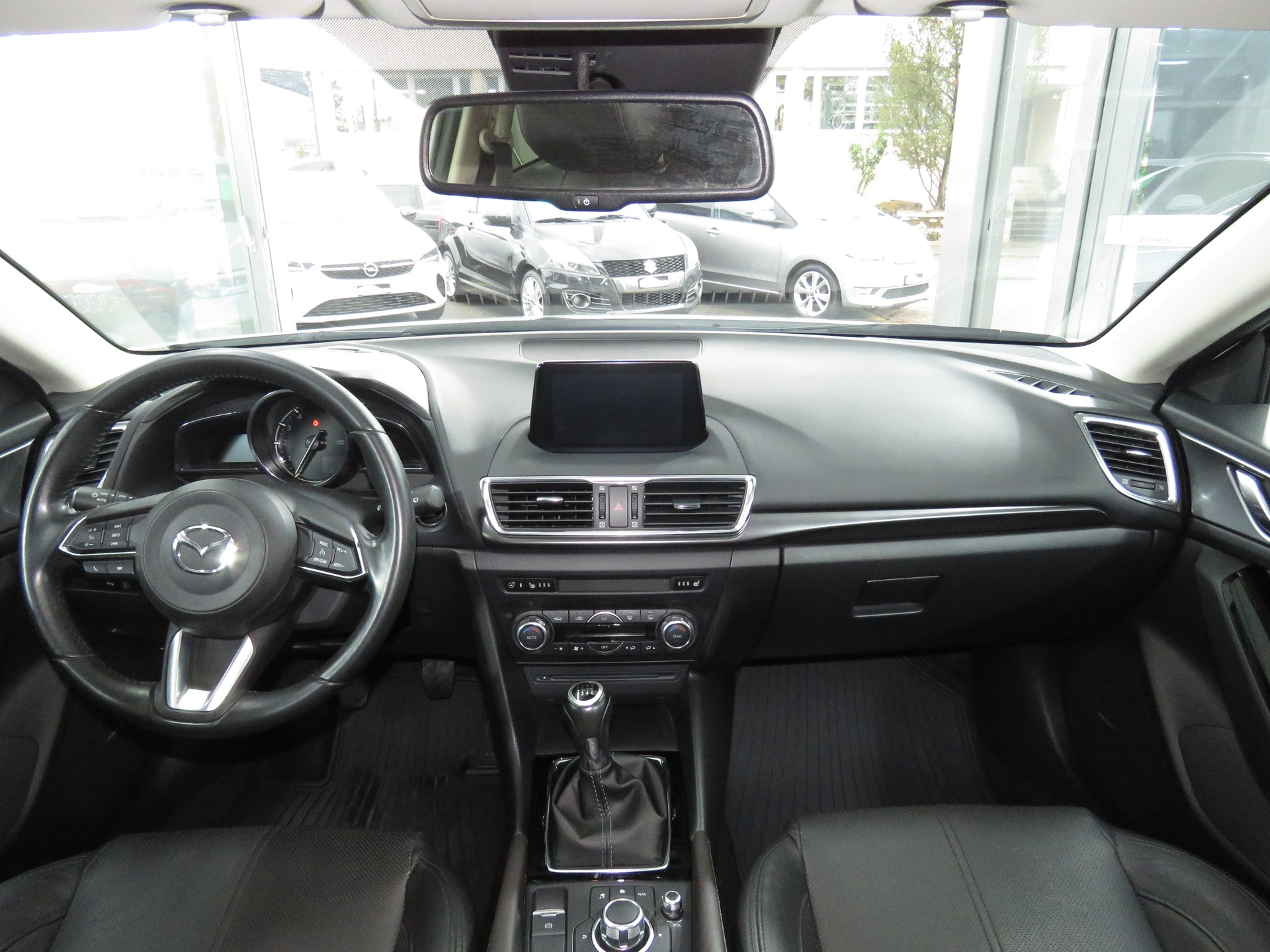 MAZDA 3 SKYACTIV-G 120 Revolution-image-14