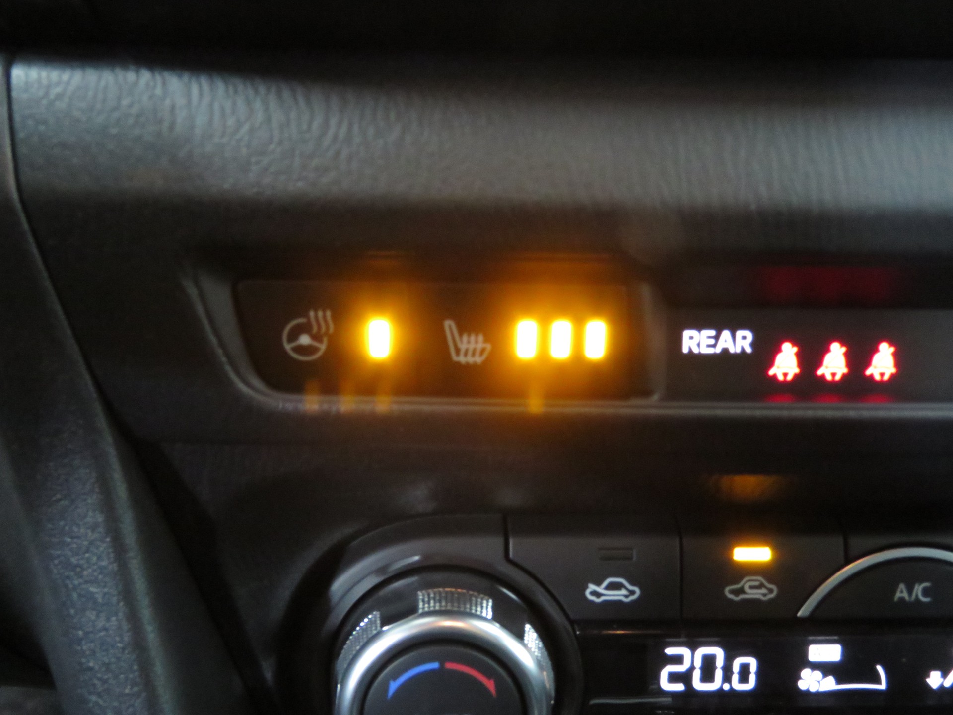 MAZDA 3 SKYACTIV-G 120 Revolution-image-18