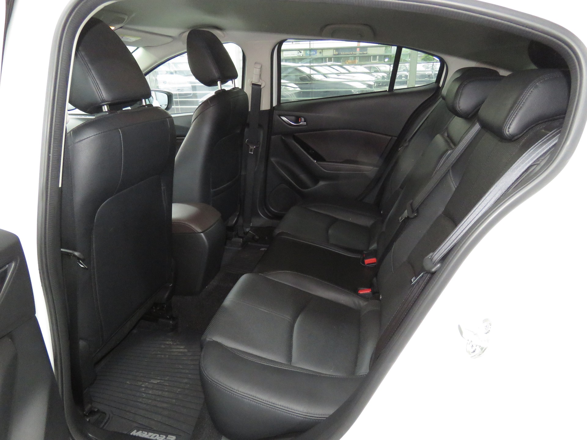 MAZDA 3 SKYACTIV-G 120 Revolution-image-9