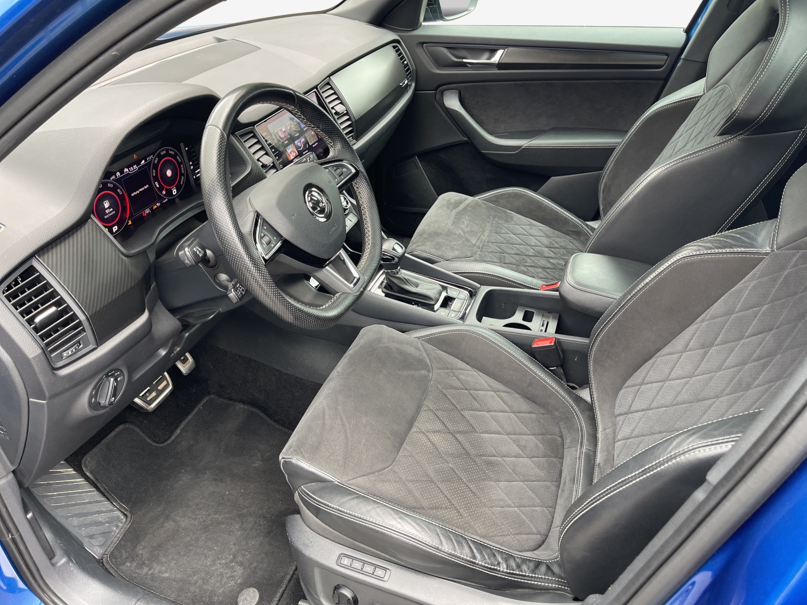 SKODA Kodiaq 2.0 TSI 4x4 Sport Line-image-7
