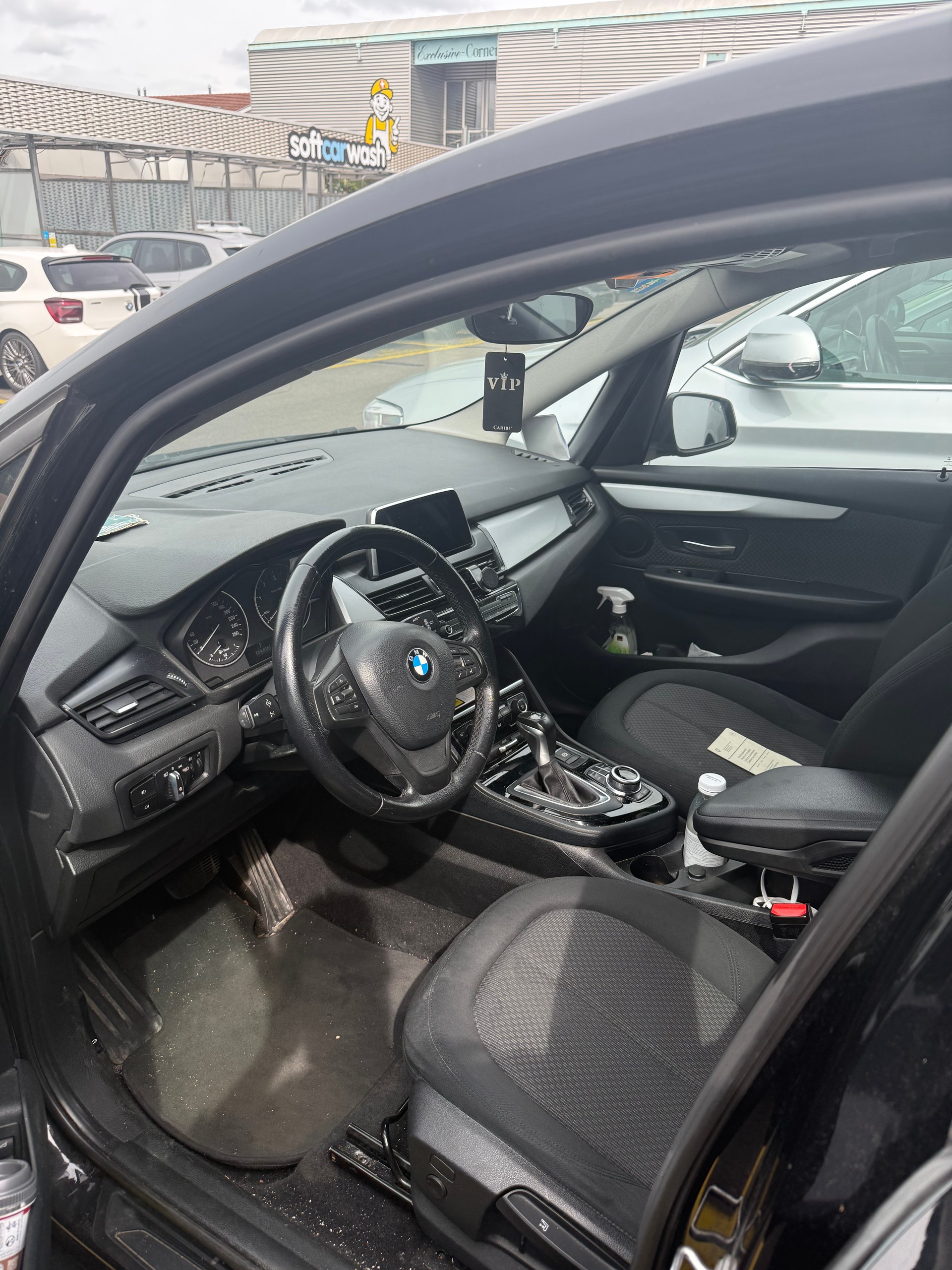BMW 218d-image-2