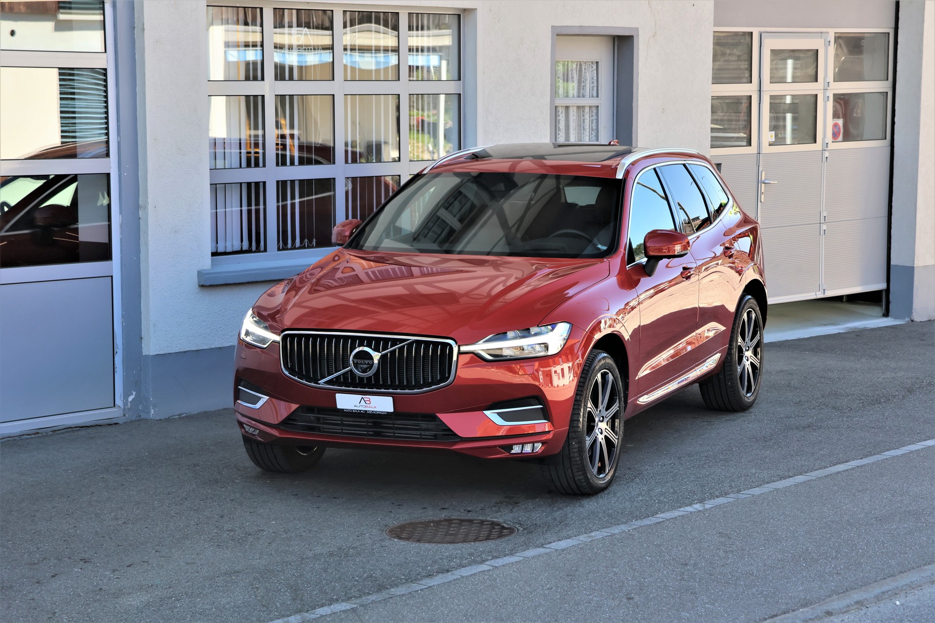 VOLVO XC60 T5 AWD Inscription Geartronic (CH) + 2.4T AHK-image-0