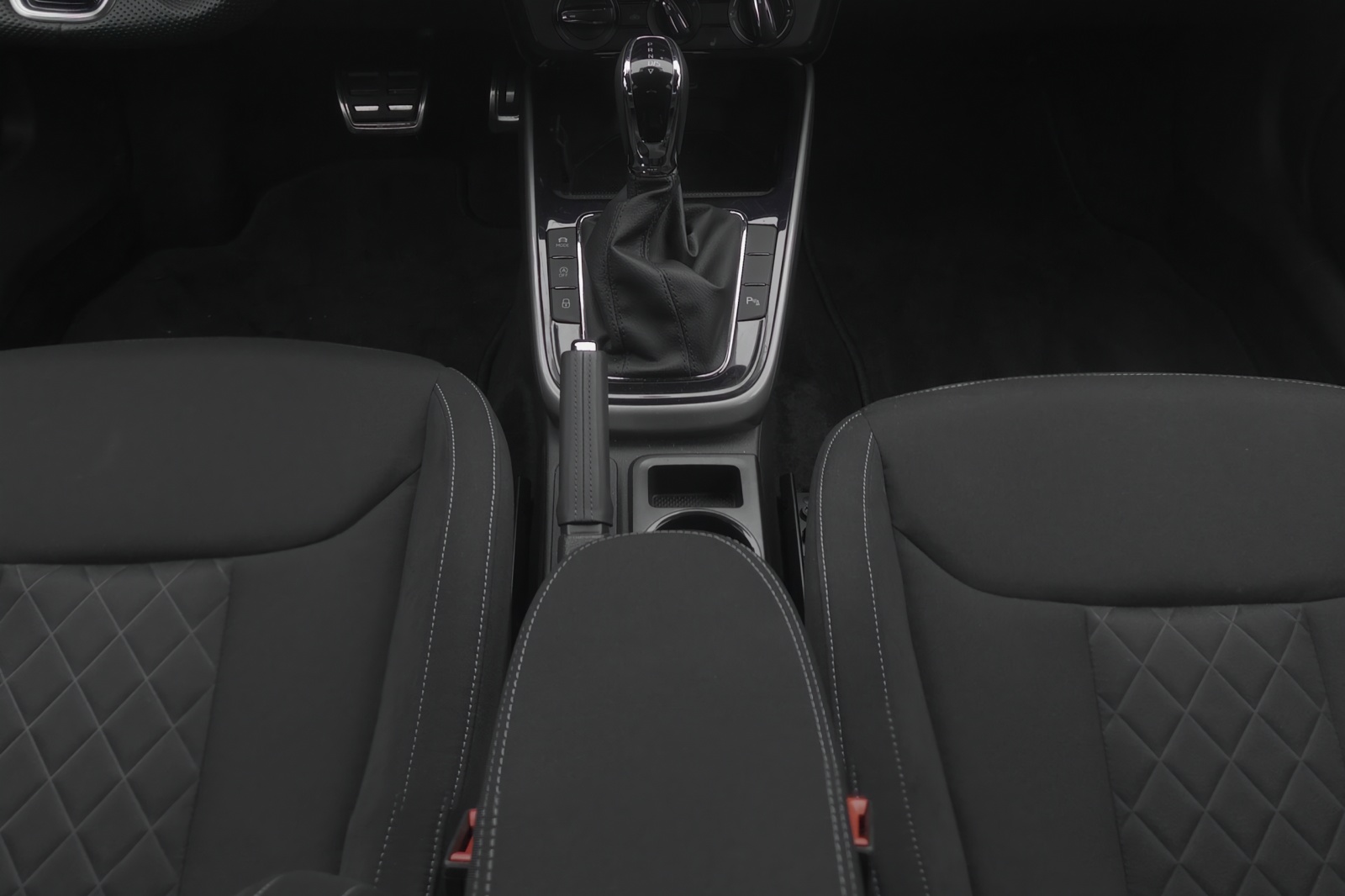 SKODA Fabia 1.0 TSI Selection DSG-image-8
