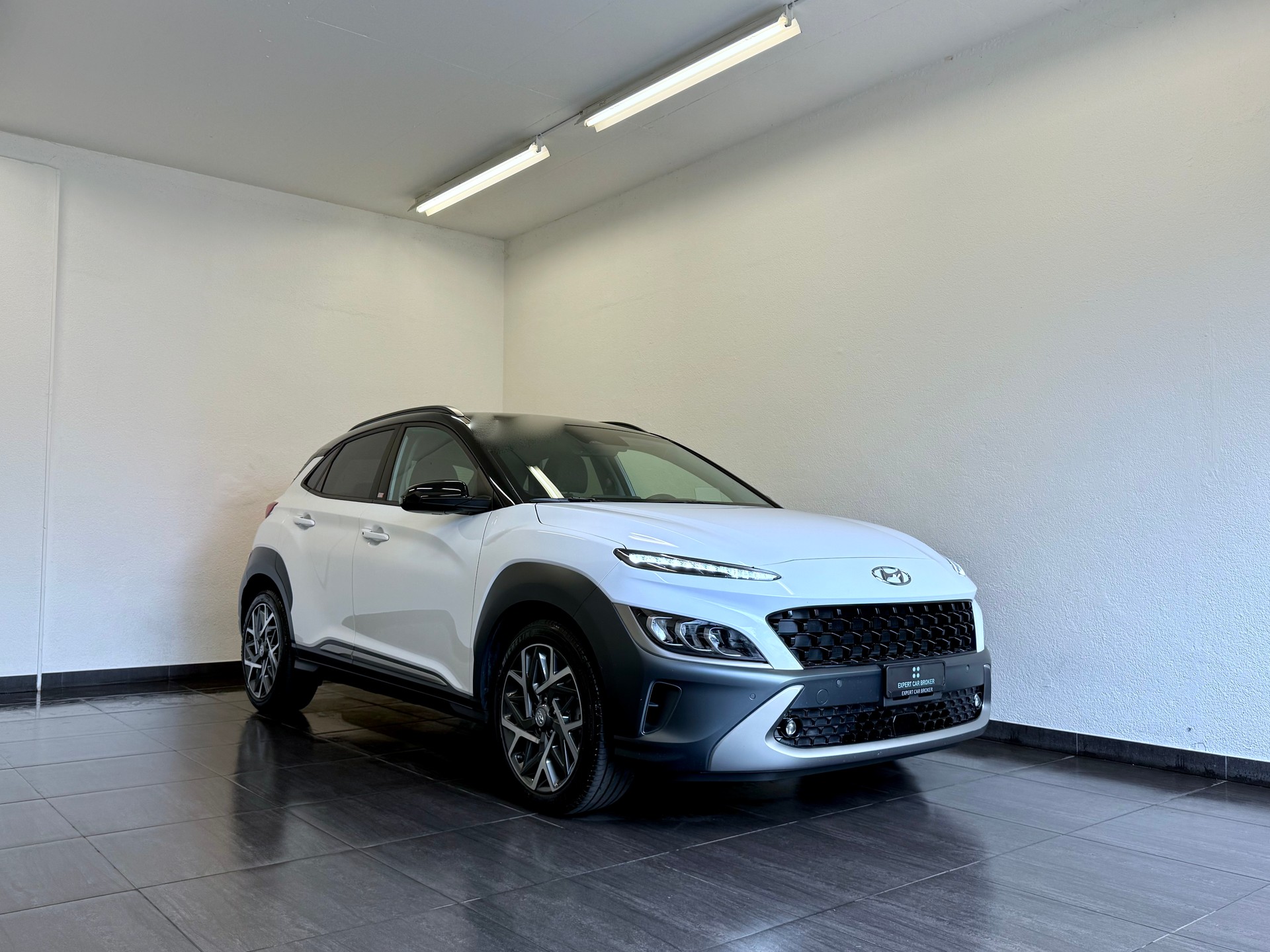 HYUNDAI Kona 1.6 GDi HEV Vertex DCT-showroom-element-1