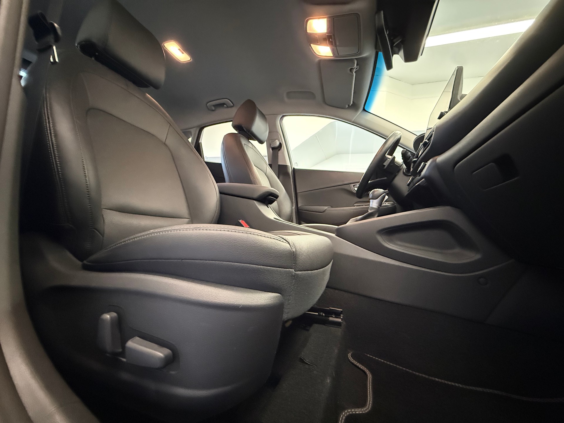 HYUNDAI Kona 1.6 GDi HEV Vertex DCT-image-17