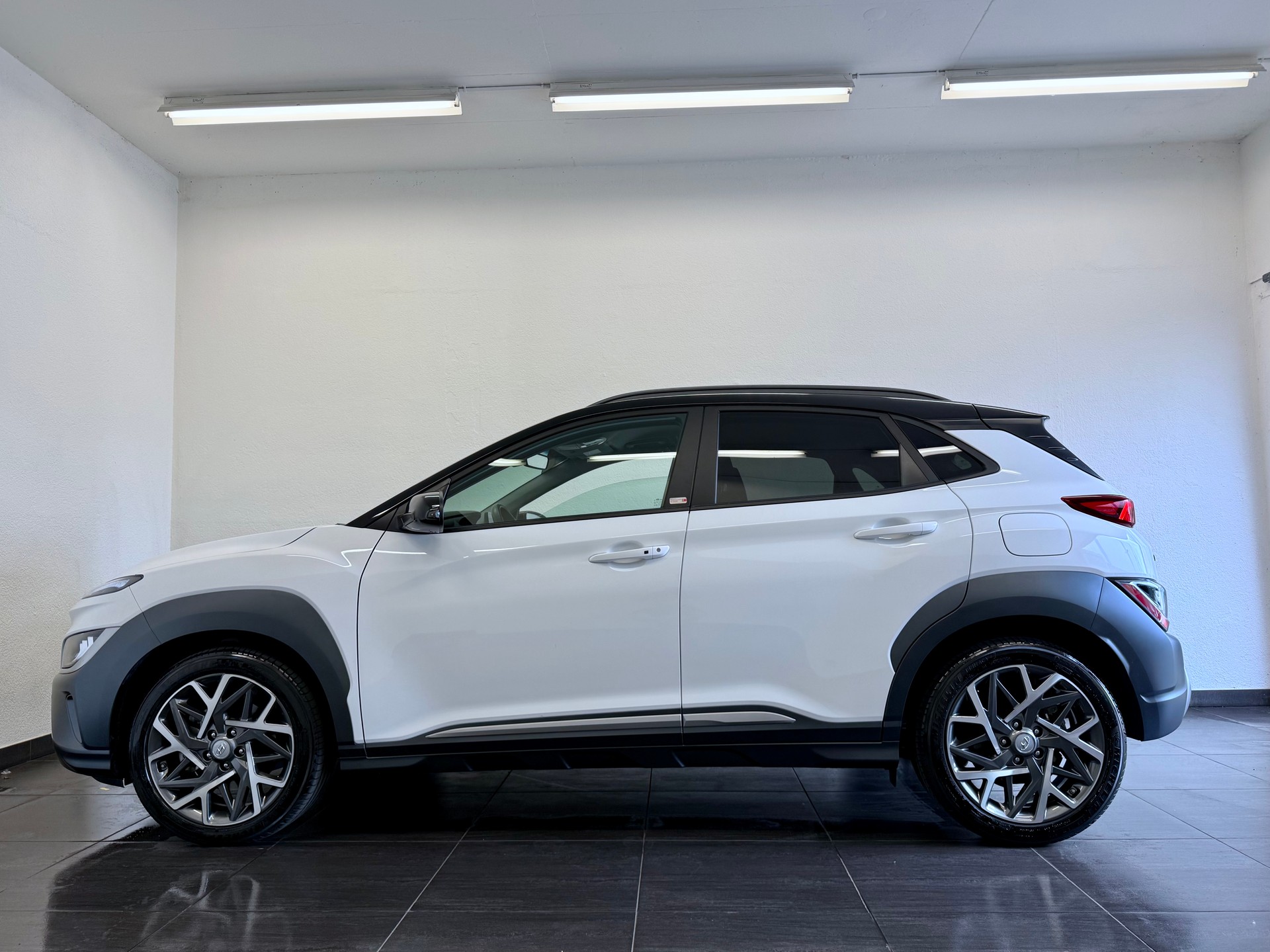 HYUNDAI Kona 1.6 GDi HEV Vertex DCT-image-6