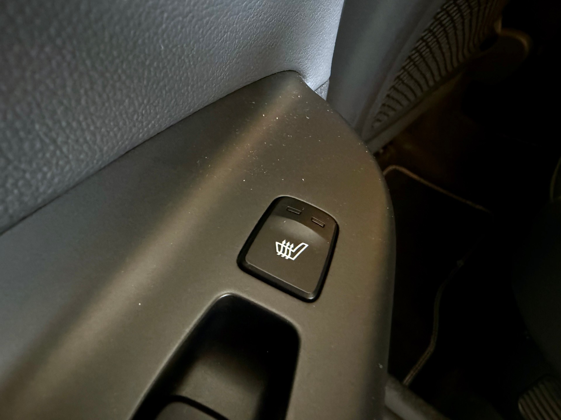 HYUNDAI Kona 1.6 GDi HEV Vertex DCT-image-22