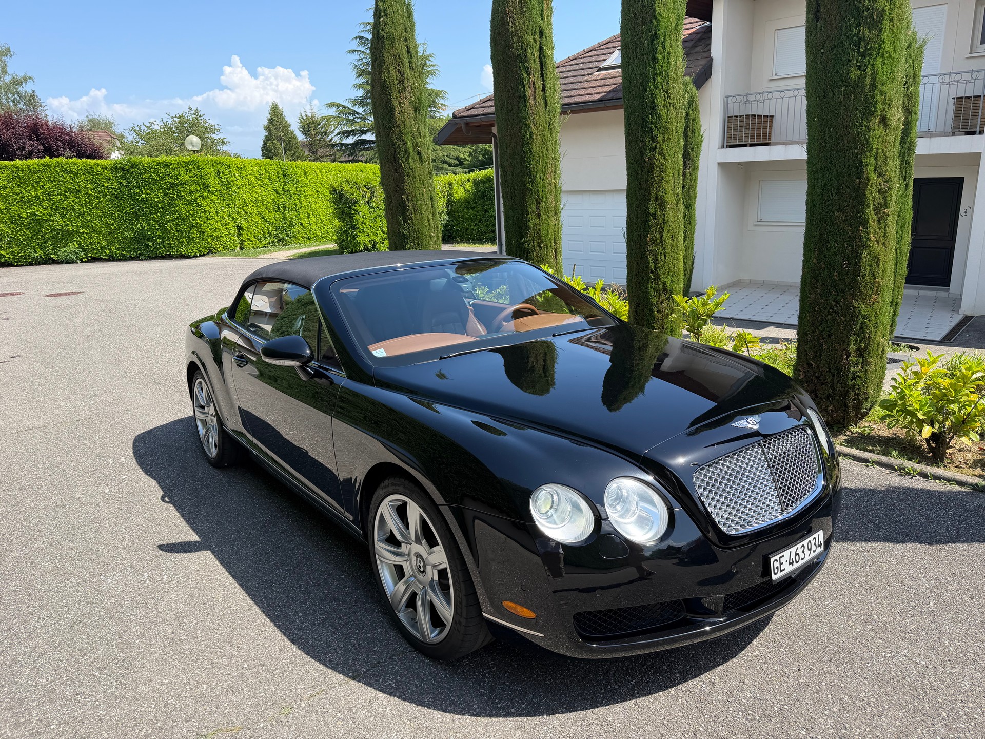 BENTLEY GTC W12 6.0-image-1
