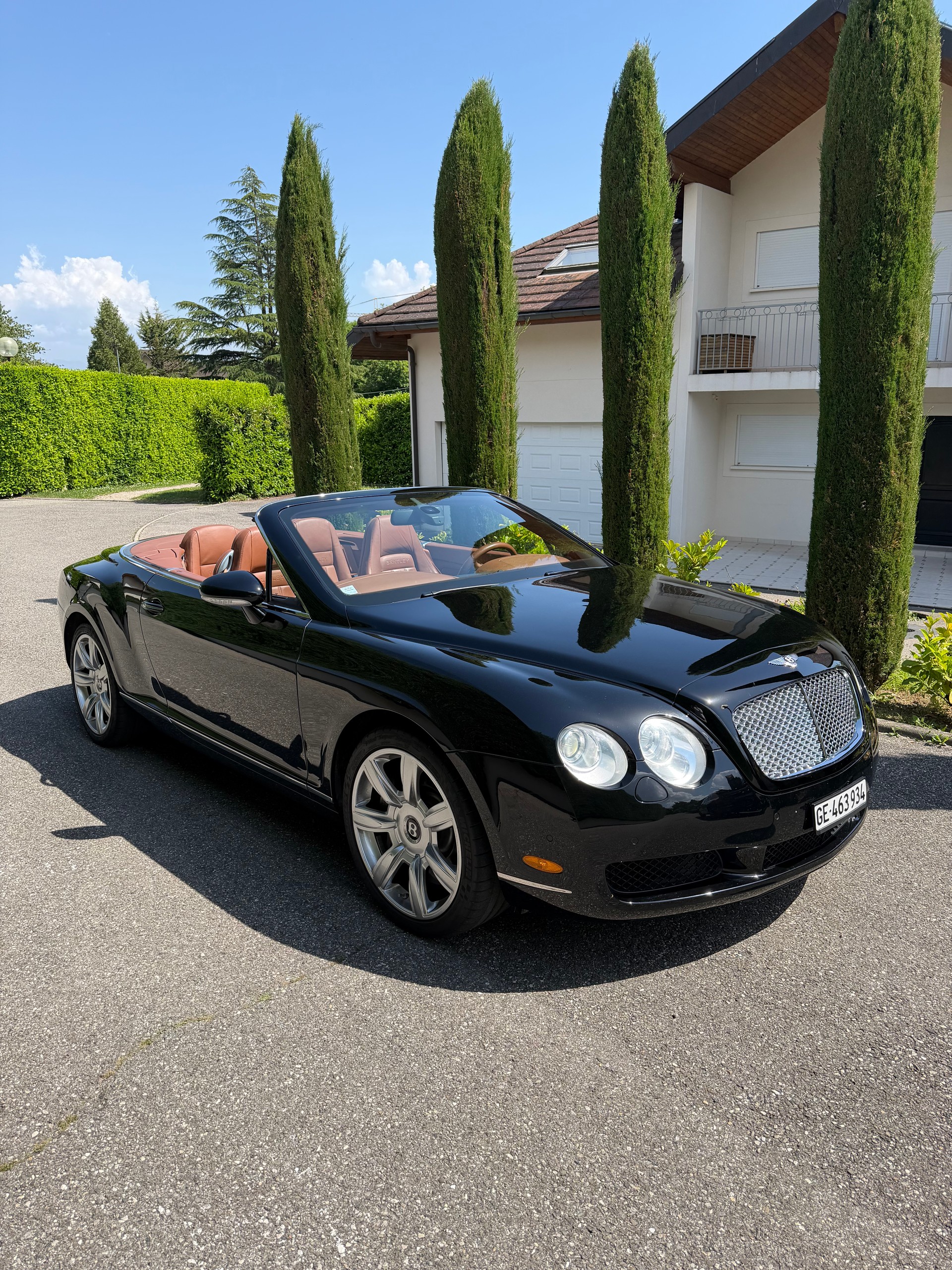 BENTLEY GTC W12 6.0-image-0