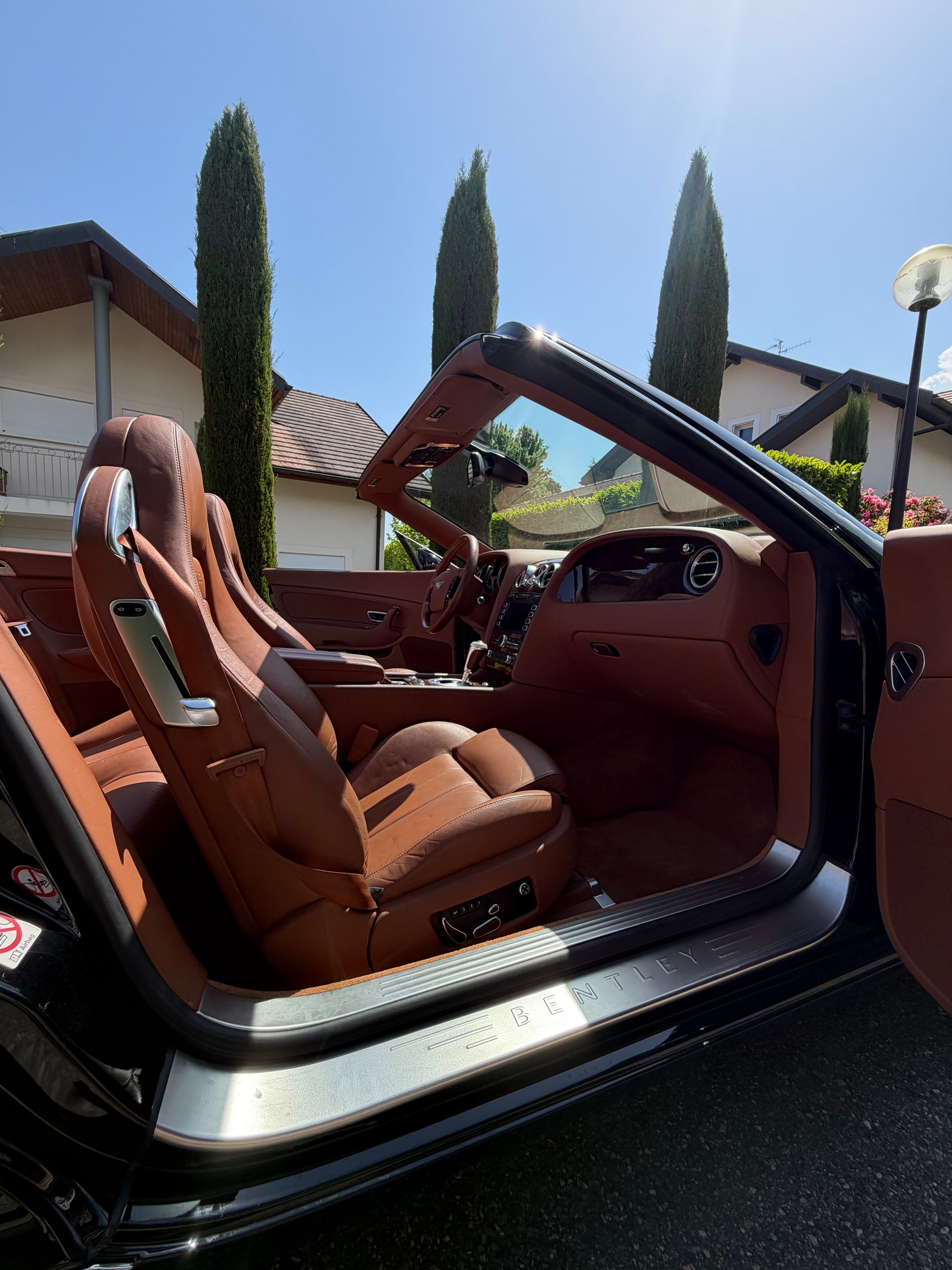 BENTLEY GTC W12 6.0-image-3