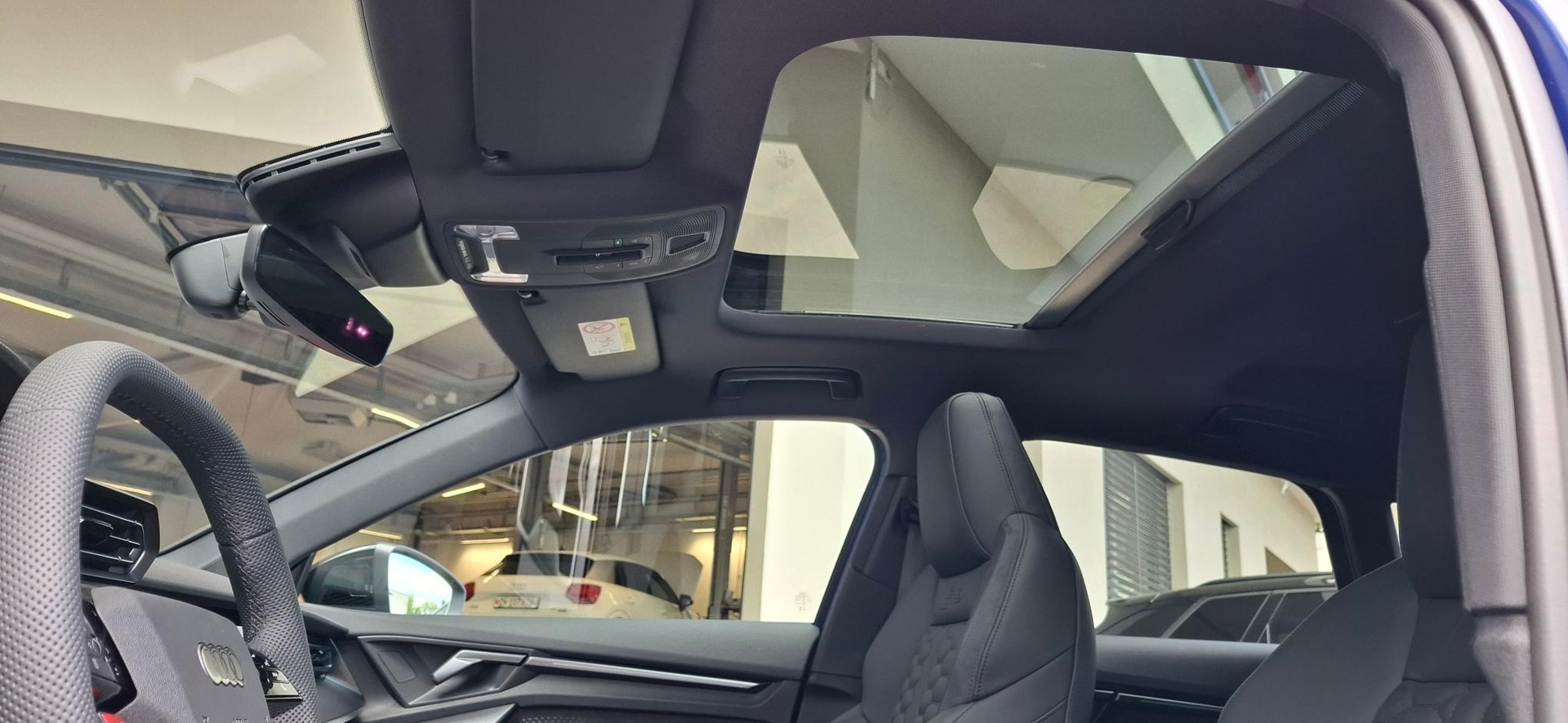 AUDI RS3 Sportback 2.5 TSI quattro S-tronic-image-10