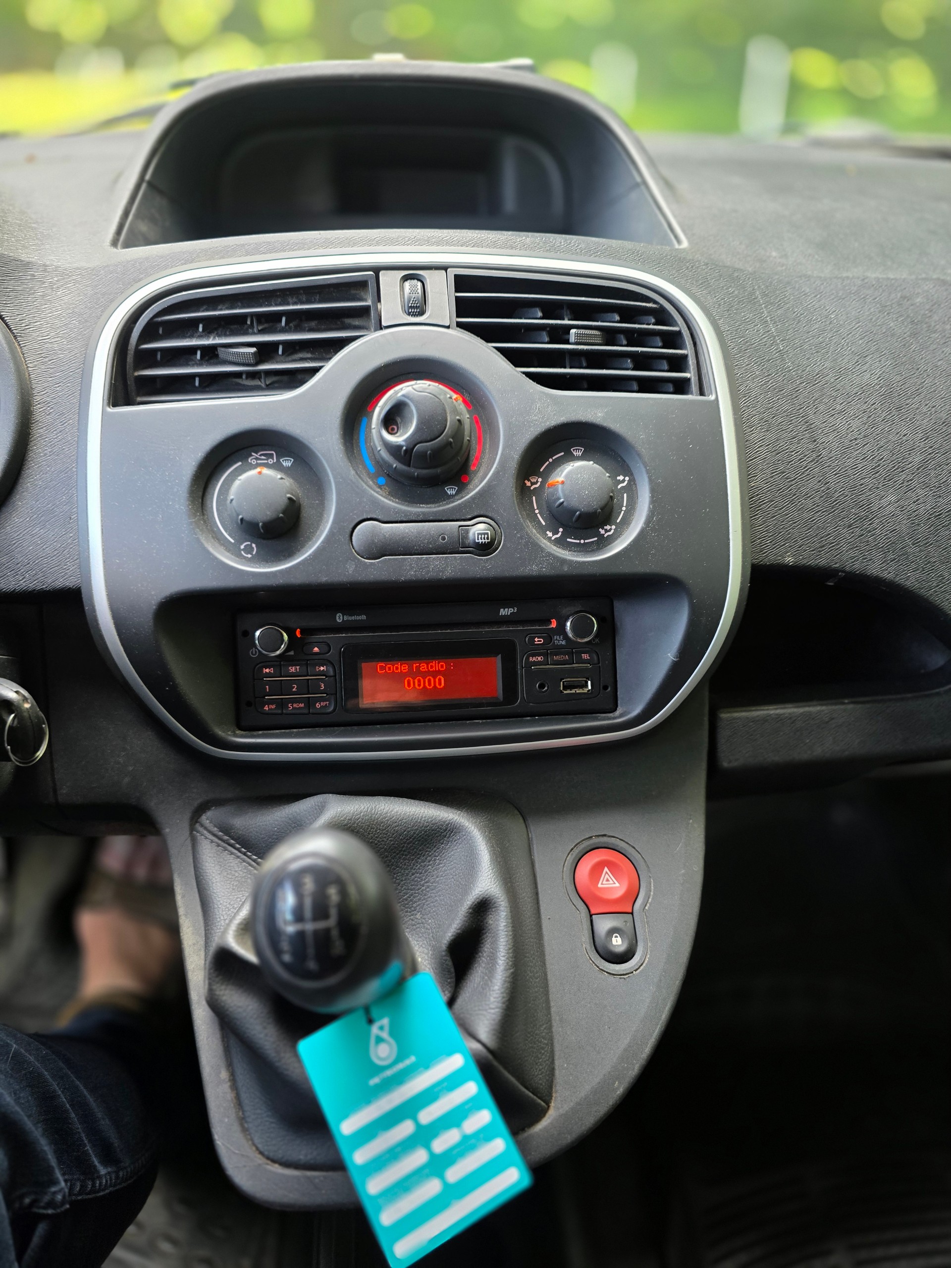 RENAULT Kangoo Compact 1.5 dCi 75 Access-image-12