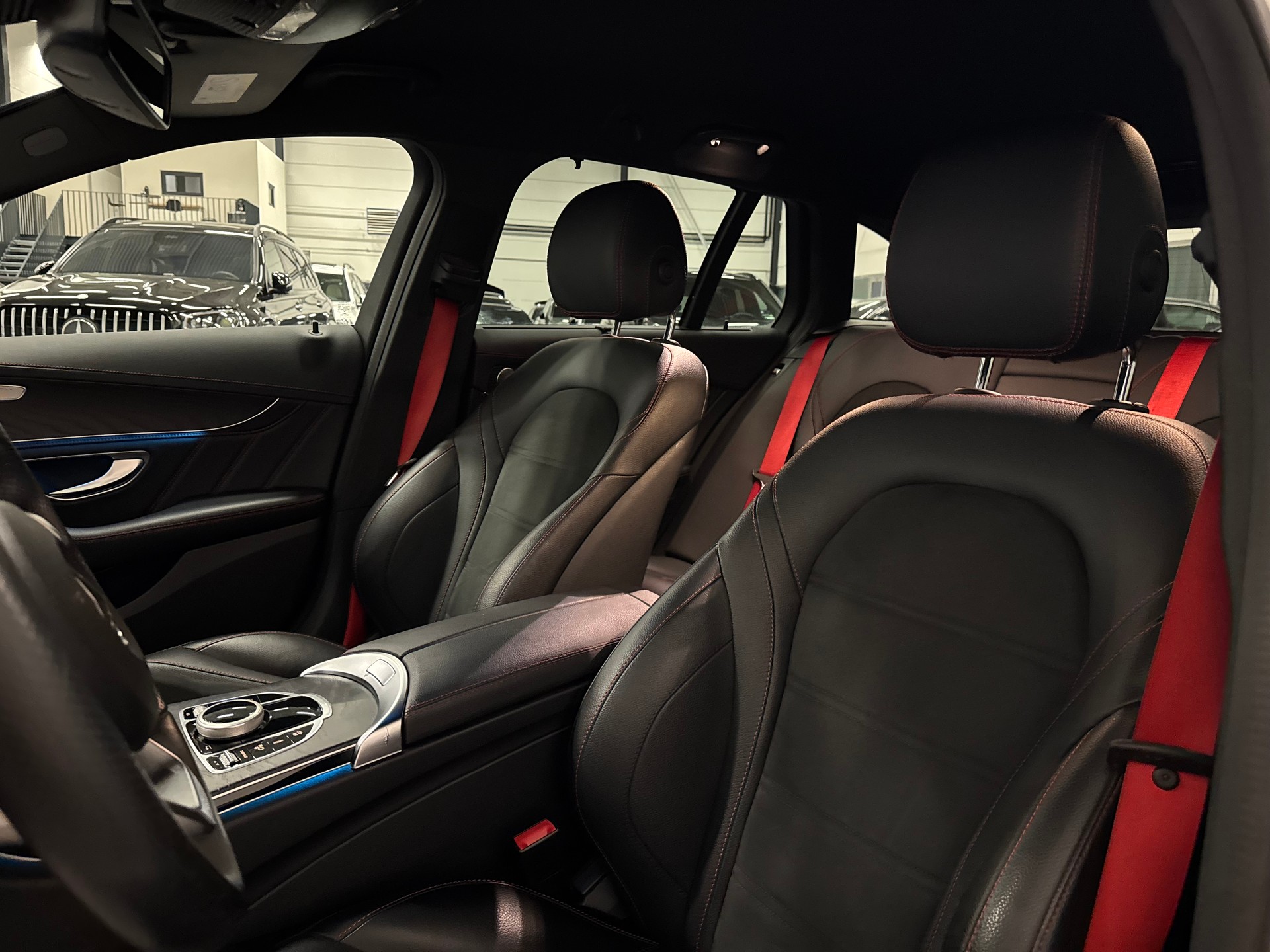 MERCEDES-BENZ C 450 AMG 4Matic 7G-Tronic-image-18