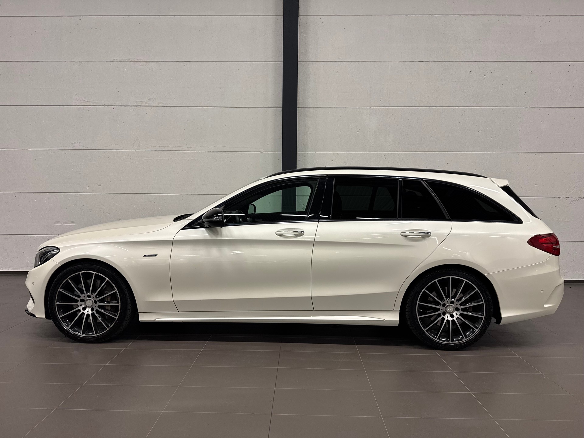 MERCEDES-BENZ C 450 AMG 4Matic 7G-Tronic-image-9