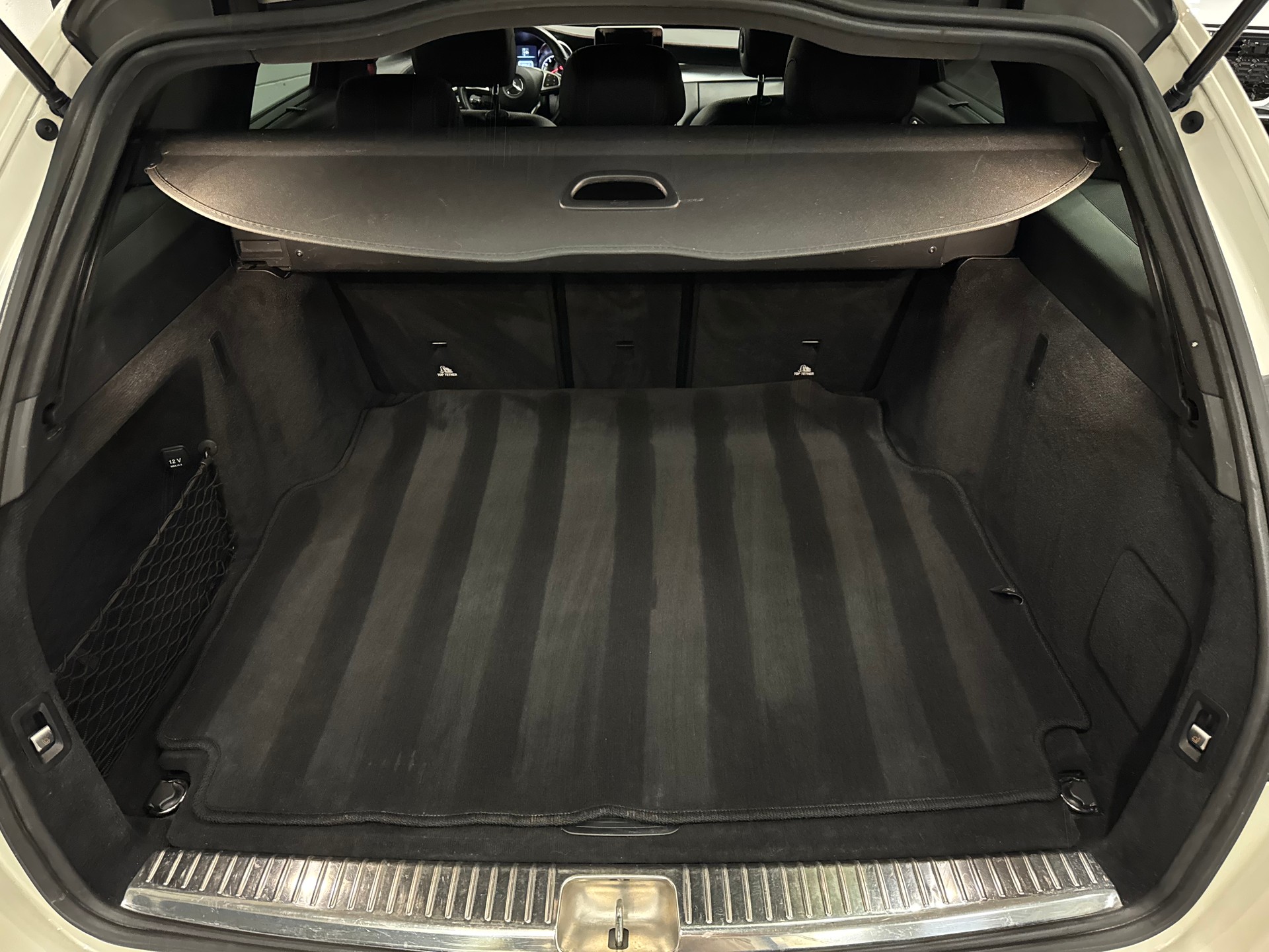MERCEDES-BENZ C 450 AMG 4Matic 7G-Tronic-image-23