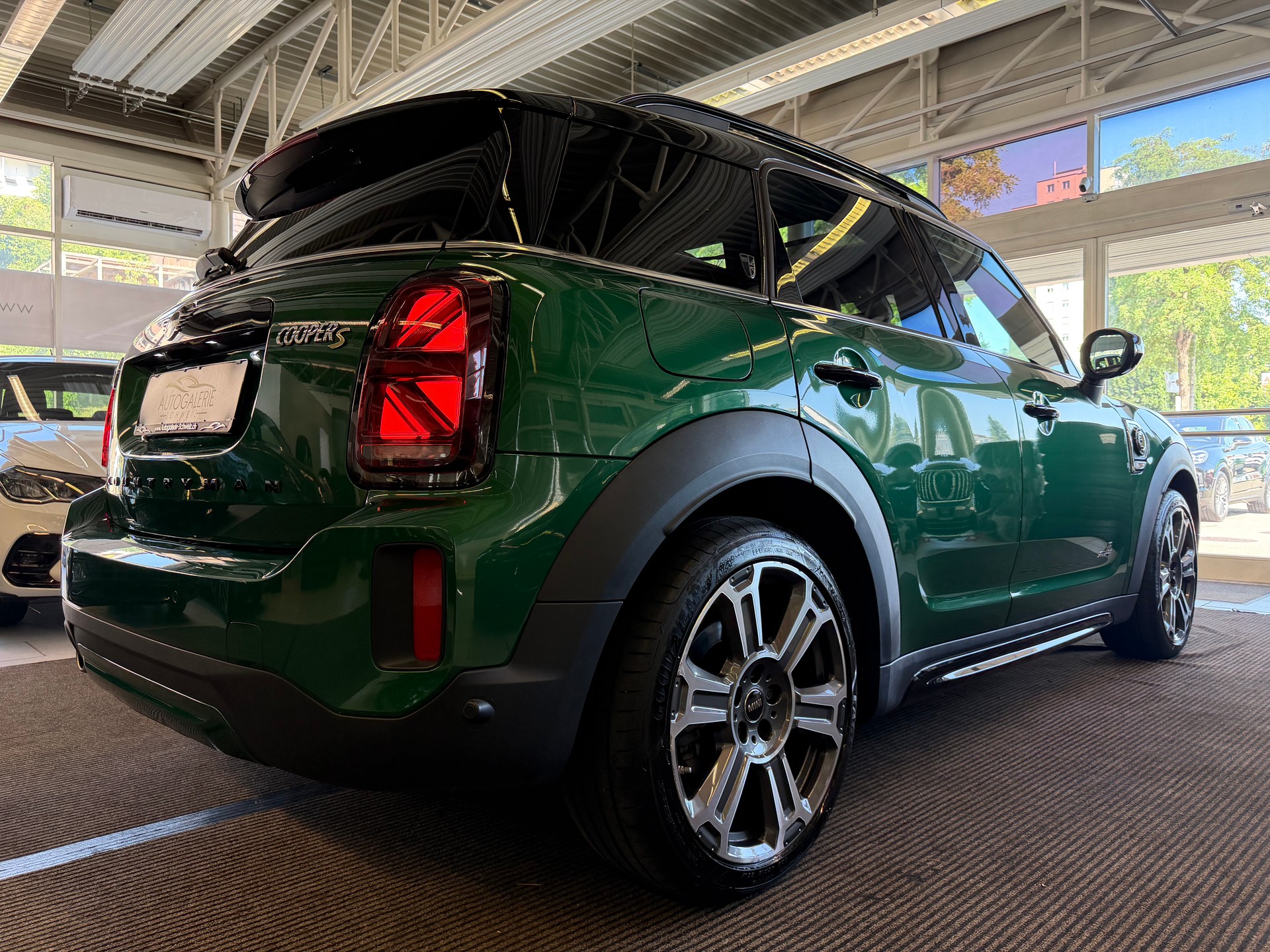MINI Countryman Cooper SE ALL4 PHEV | CH | Free Service | Leder Chester Braun | Assistenz Paket | Head Up |-image-28
