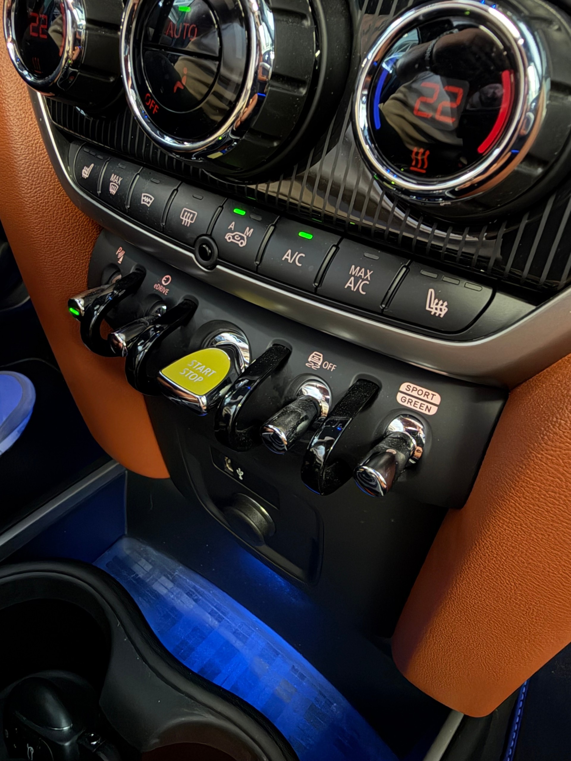 MINI Countryman Cooper SE ALL4 PHEV | CH | Free Service | Leder Chester Braun | Assistenz Paket | Head Up |-image-20