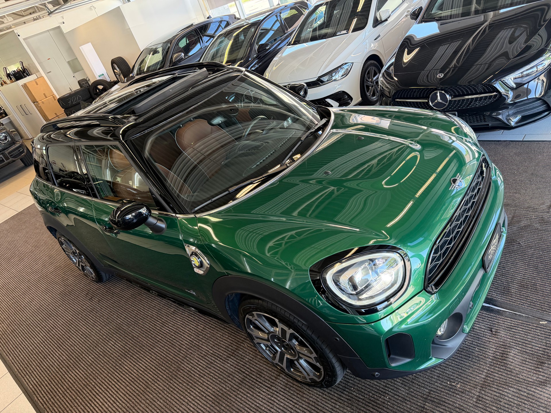 MINI Countryman Cooper SE ALL4 PHEV | CH | Free Service | Leder Chester Braun | Assistenz Paket | Head Up |-image-42