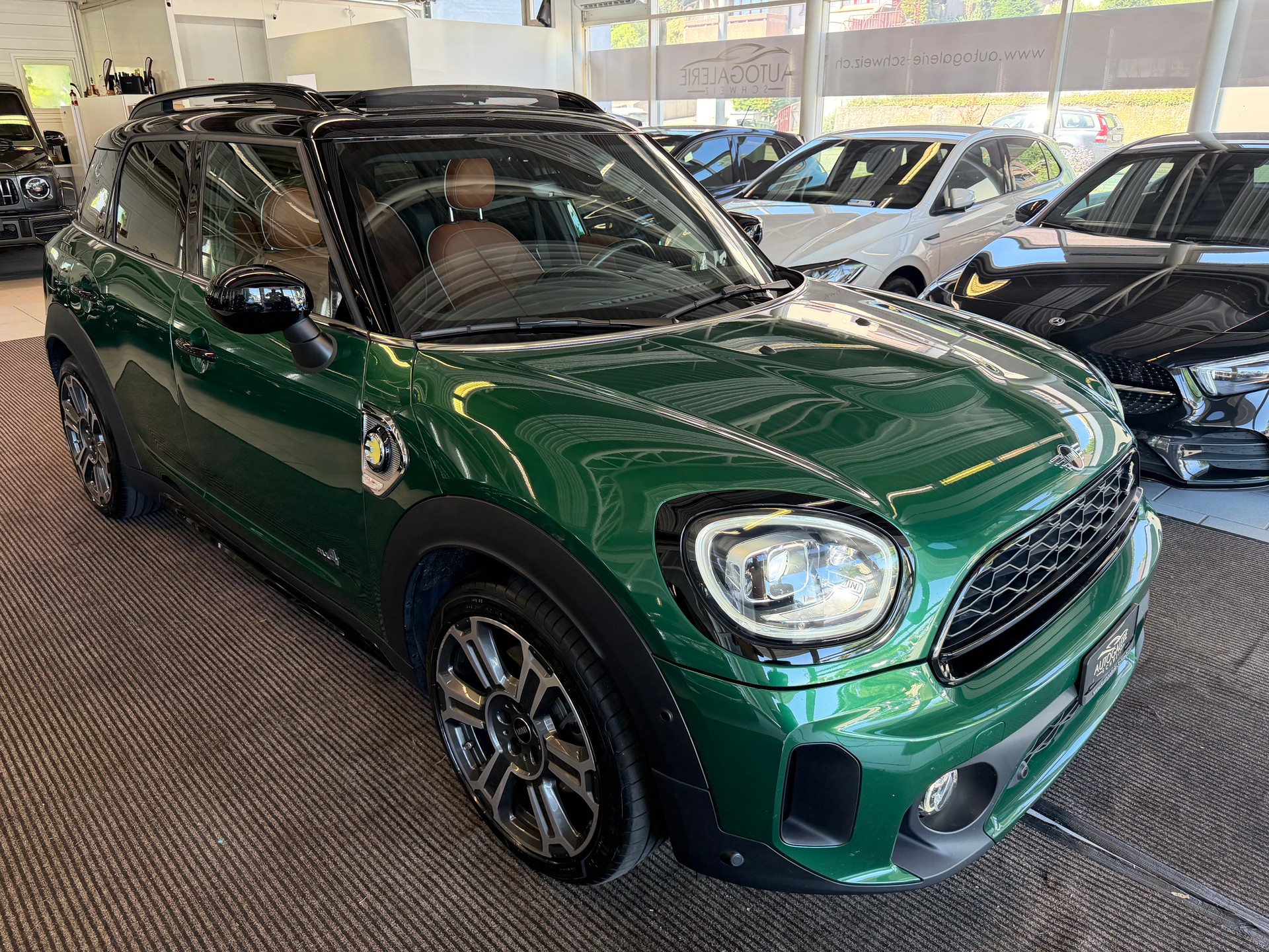 MINI Countryman Cooper SE ALL4 PHEV | CH | Free Service | Leder Chester Braun | Assistenz Paket | Head Up |-image-41