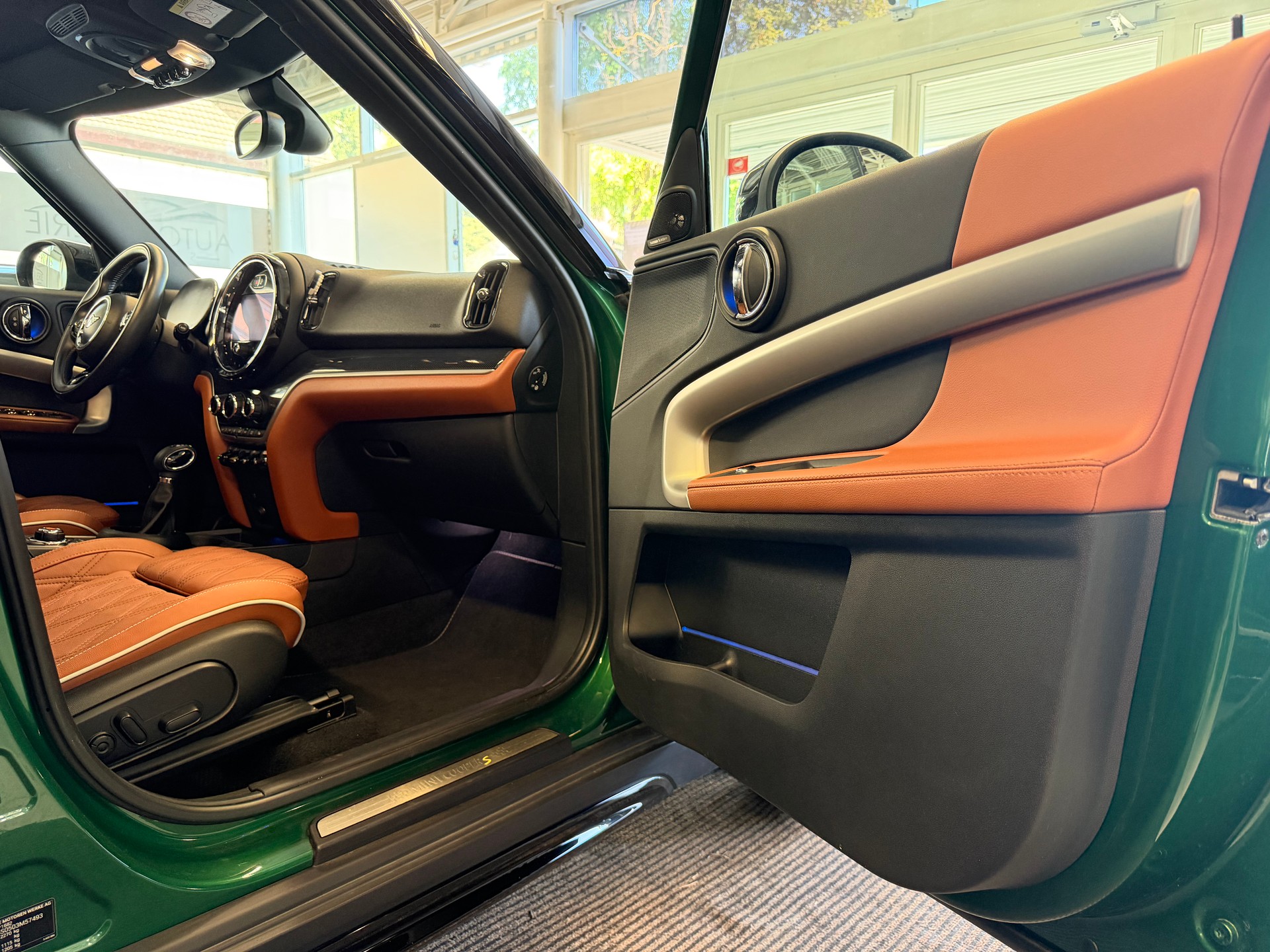 MINI Countryman Cooper SE ALL4 PHEV | CH | Free Service | Leder Chester Braun | Assistenz Paket | Head Up |-image-39