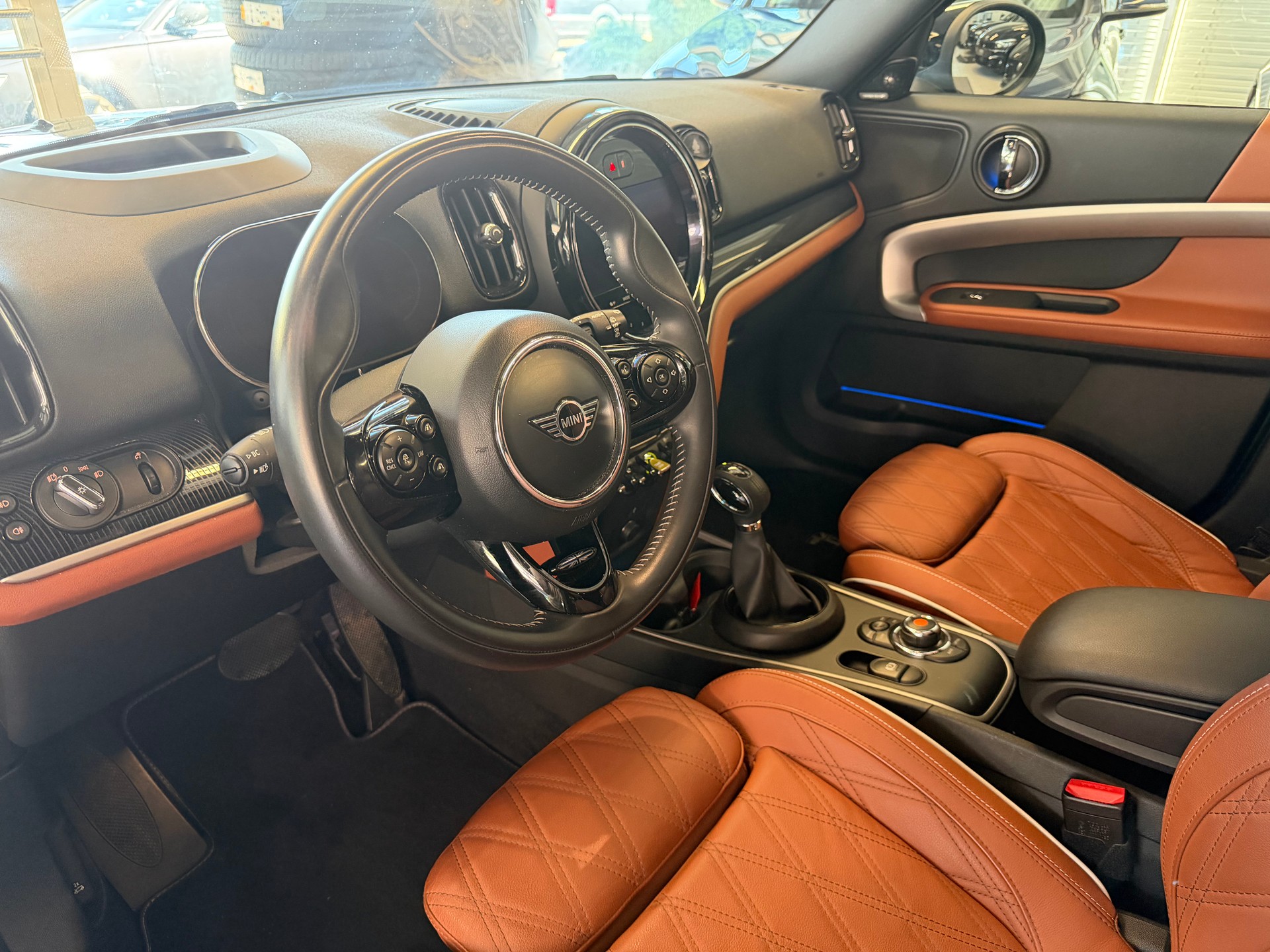MINI Countryman Cooper SE ALL4 PHEV | CH | Free Service | Leder Chester Braun | Assistenz Paket | Head Up |-image-11