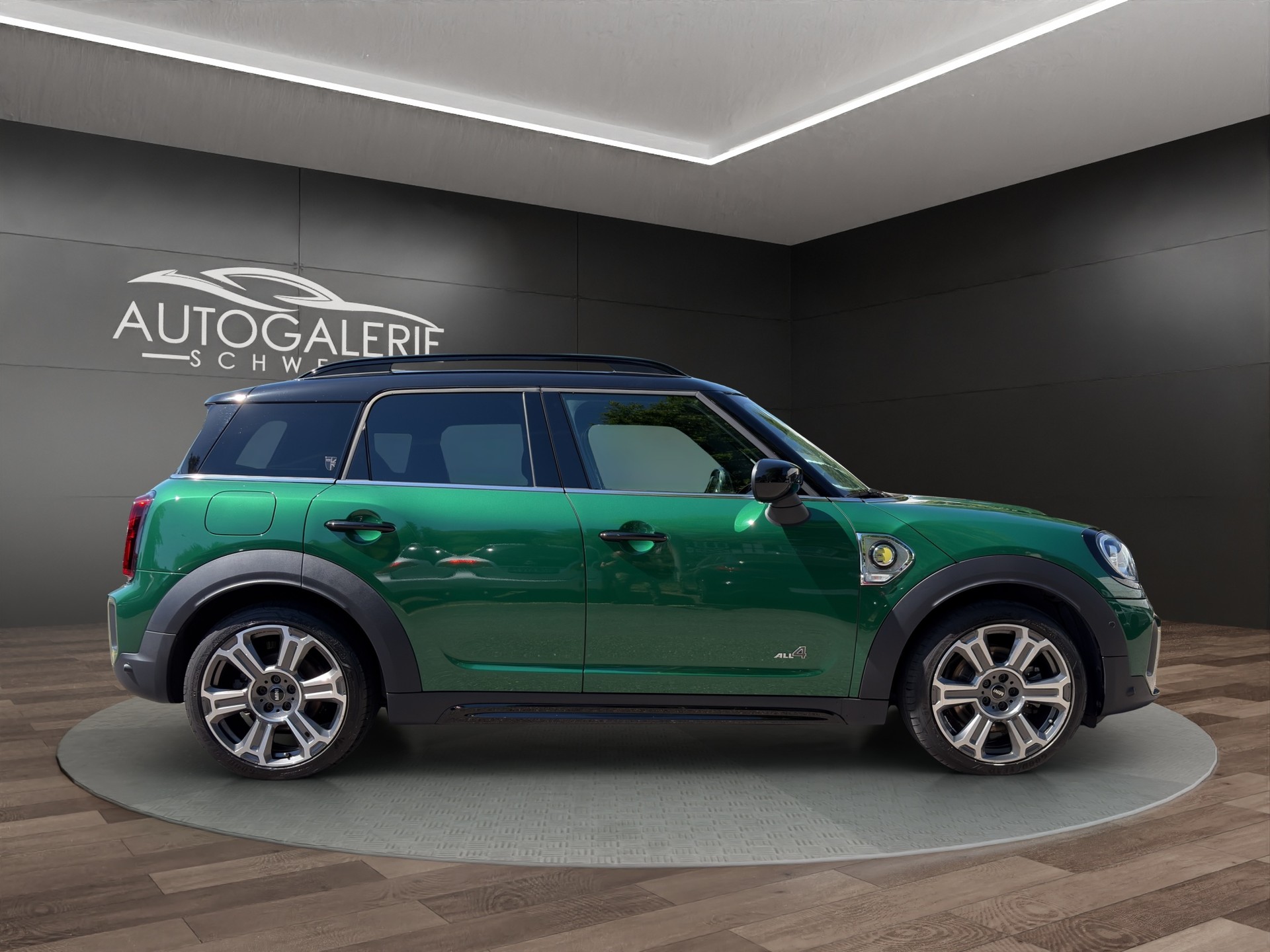 MINI Countryman Cooper SE ALL4 PHEV | CH | Free Service | Leder Chester Braun | Assistenz Paket | Head Up |-image-5