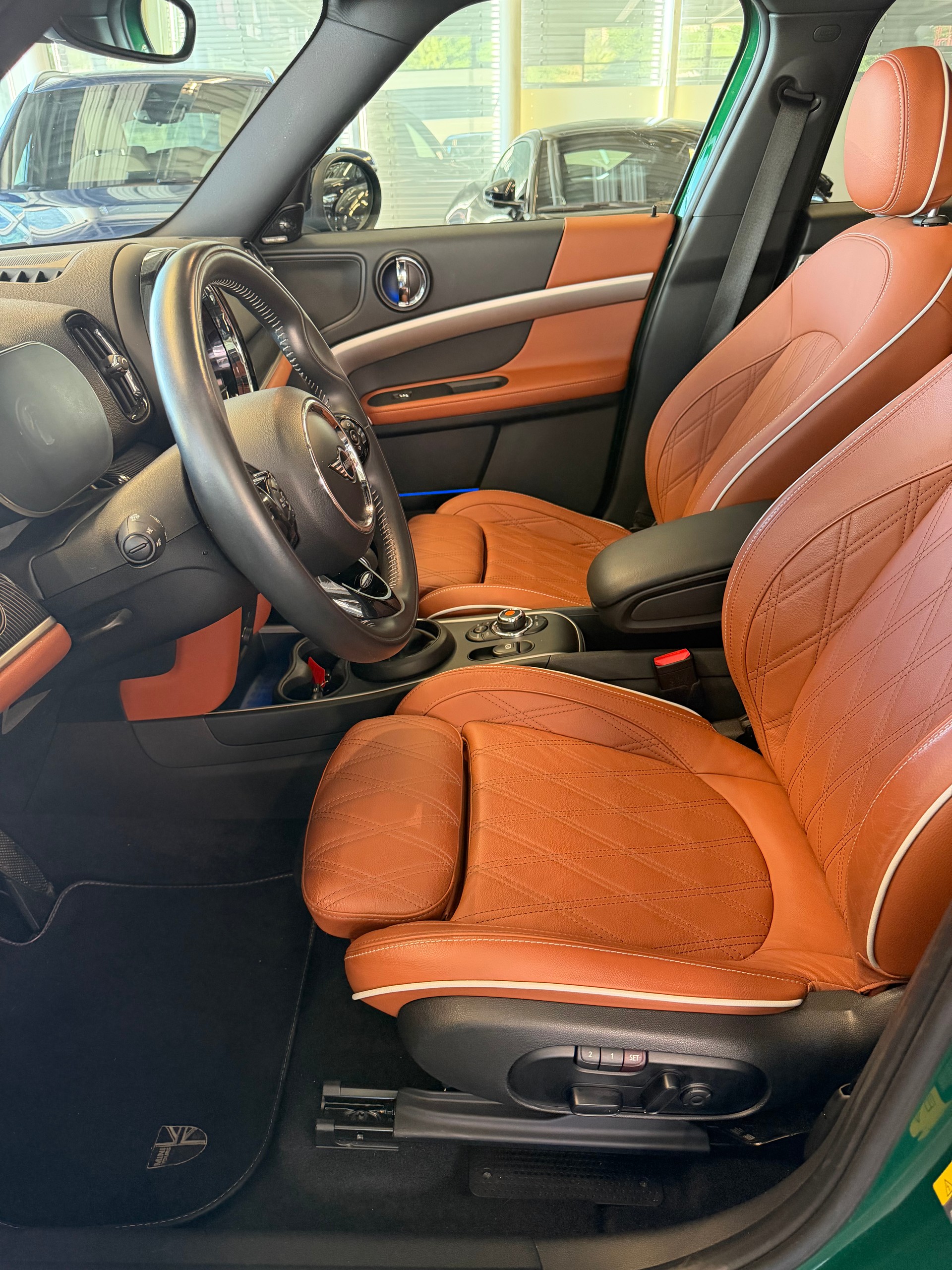 MINI Countryman Cooper SE ALL4 PHEV | CH | Free Service | Leder Chester Braun | Assistenz Paket | Head Up |-image-10