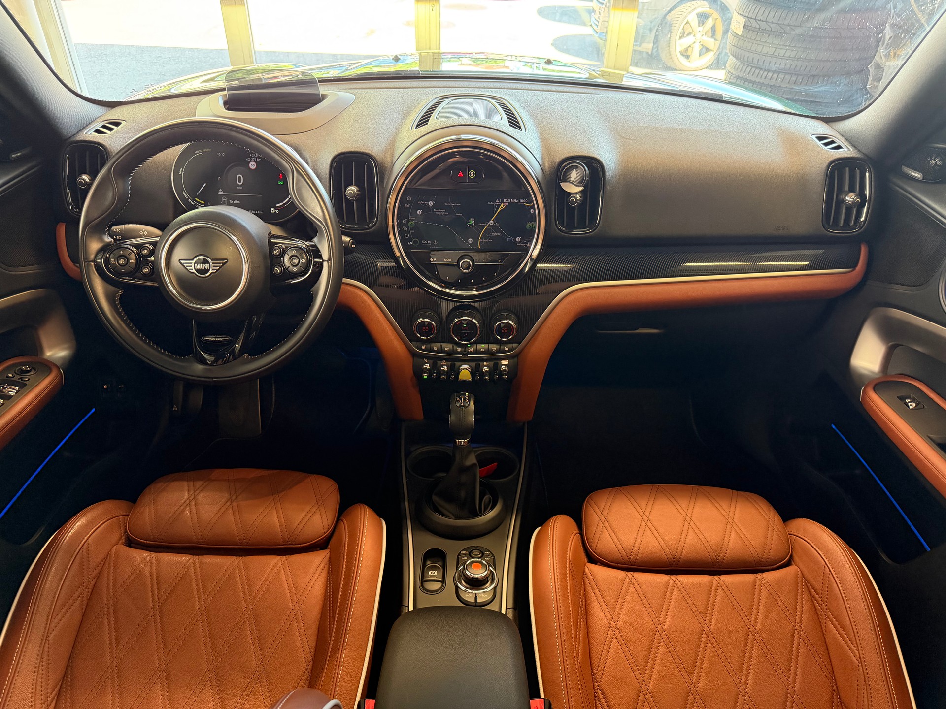MINI Countryman Cooper SE ALL4 PHEV | CH | Free Service | Leder Chester Braun | Assistenz Paket | Head Up |-image-24