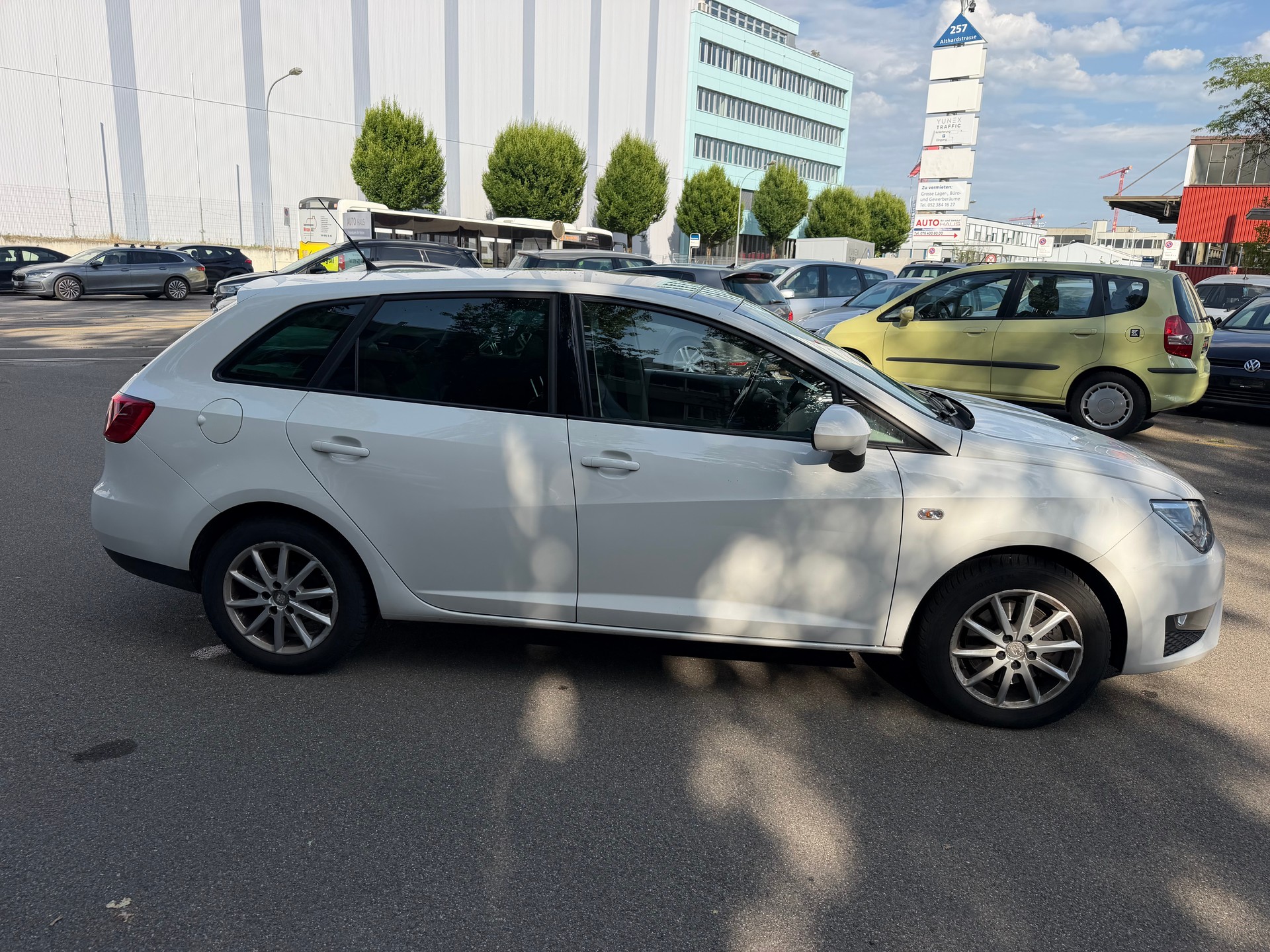 SEAT Ibiza ST 1.4 TSI FR DSG-image-3