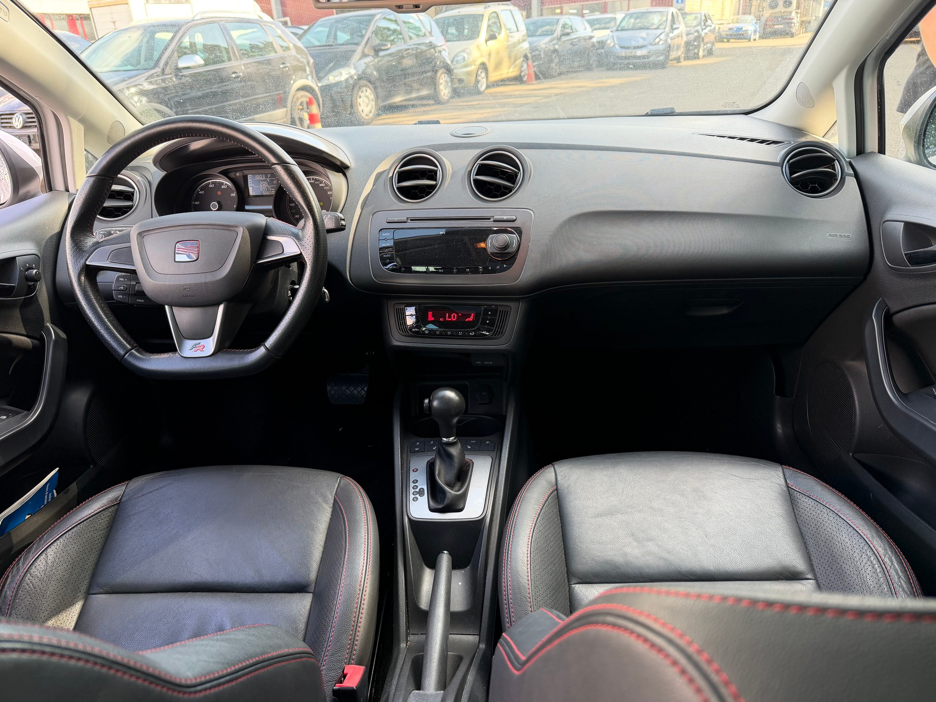 SEAT Ibiza ST 1.4 TSI FR DSG-image-8