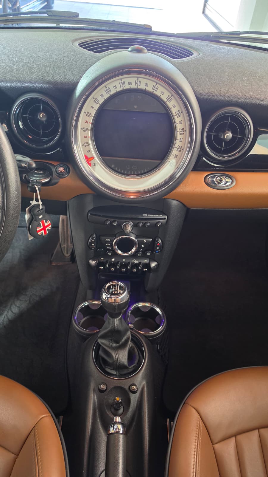 MINI Cooper S Cabriolet FAHRZEUG IN EINEM TOP ZUSTAND, KLEINER STADTFLITZER, FRISCH AB MFK, 8-FACH BEREIFT-image-7