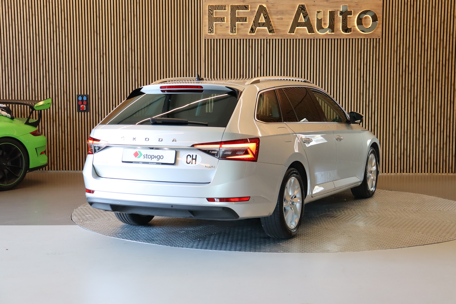 SKODA Superb Combi 2.0 TDI 200 Style 4x4 DSG-image-5
