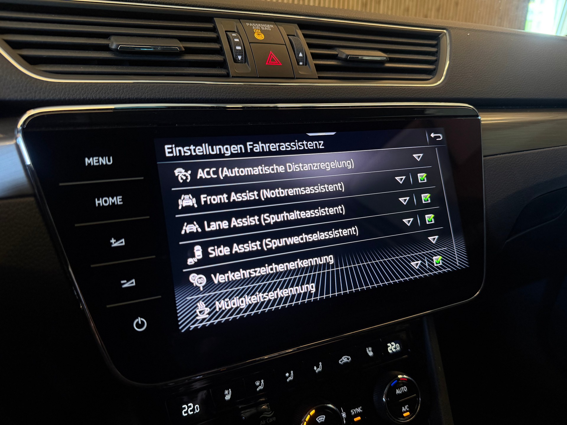 SKODA Superb Combi 2.0 TDI 200 Style 4x4 DSG-image-20