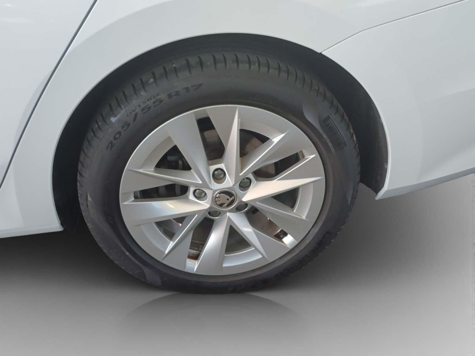 SKODA Octavia Combi 2.0 TSI Style DSG 4x4-image-13