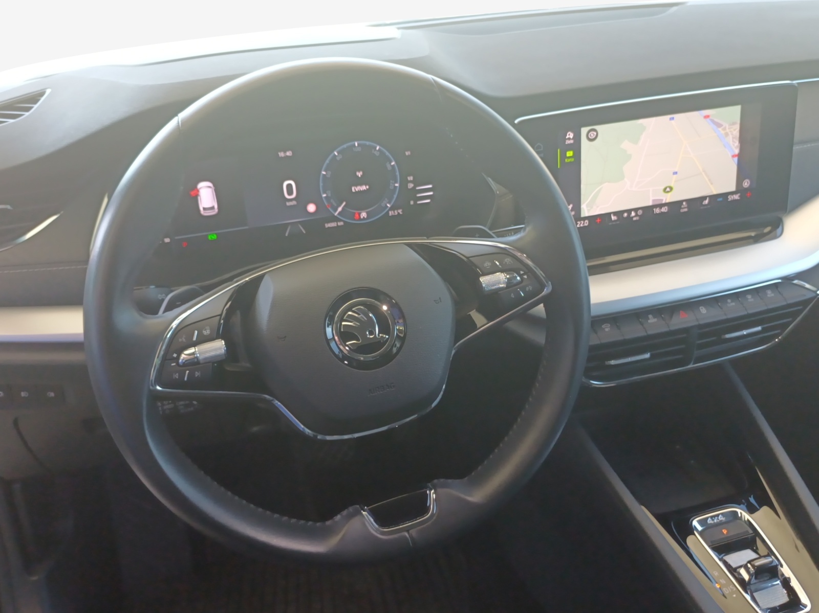 SKODA Octavia Combi 2.0 TSI Style DSG 4x4-image-9
