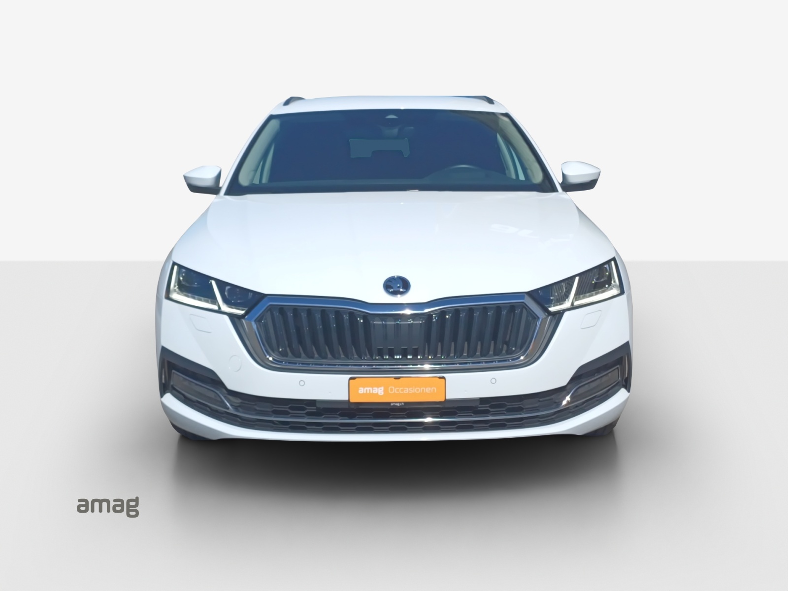 SKODA Octavia Combi 2.0 TSI Style DSG 4x4-image-6
