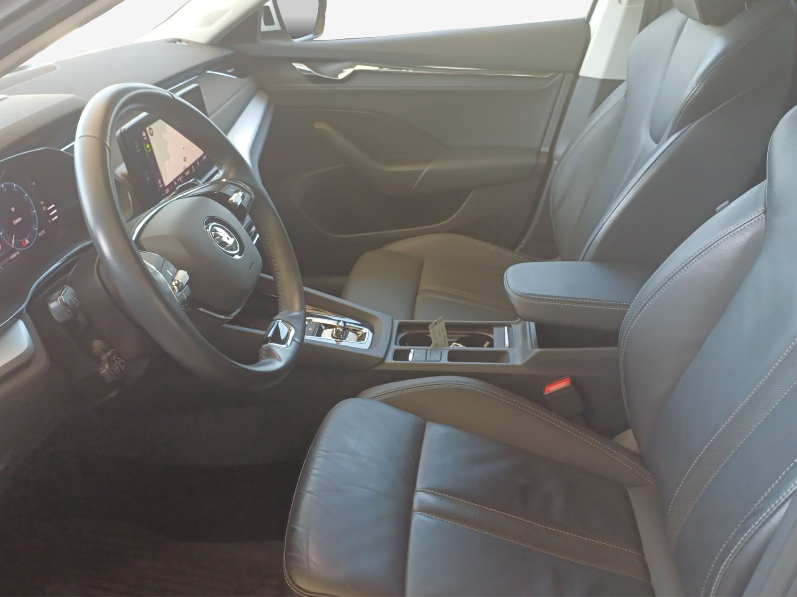SKODA Octavia Combi 2.0 TSI Style DSG 4x4-image-7