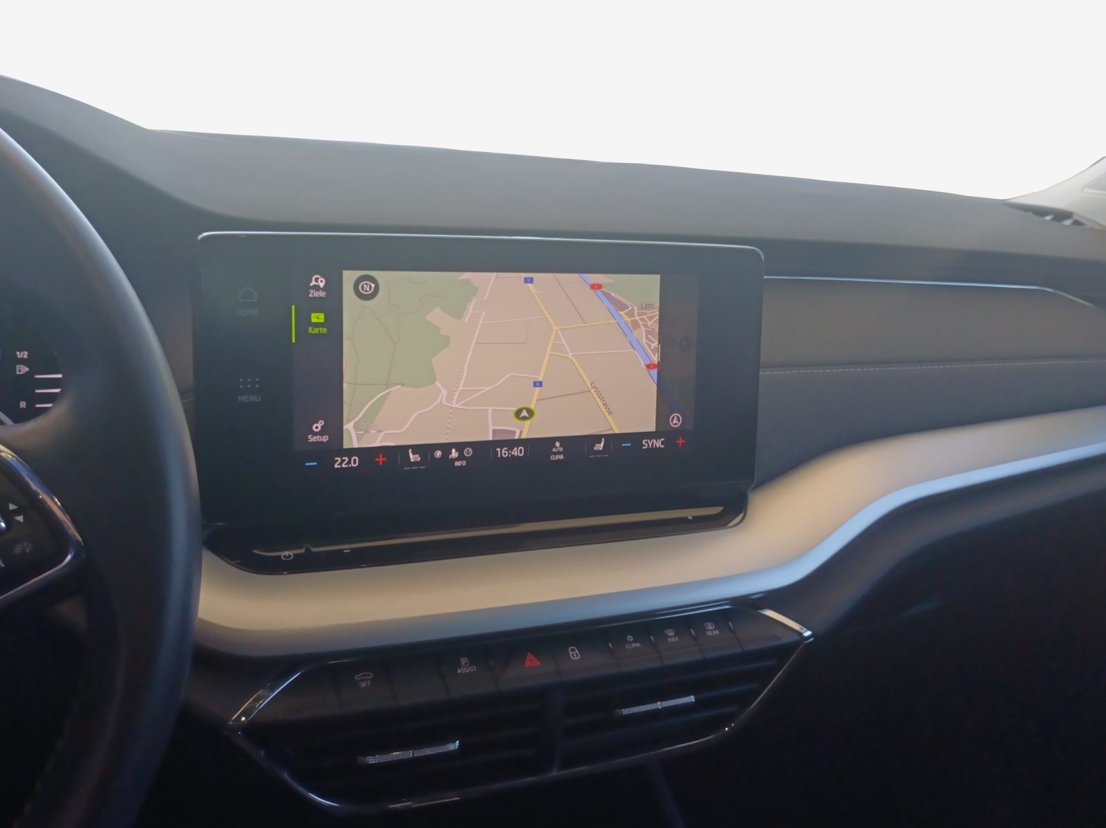 SKODA Octavia Combi 2.0 TSI Style DSG 4x4-image-10