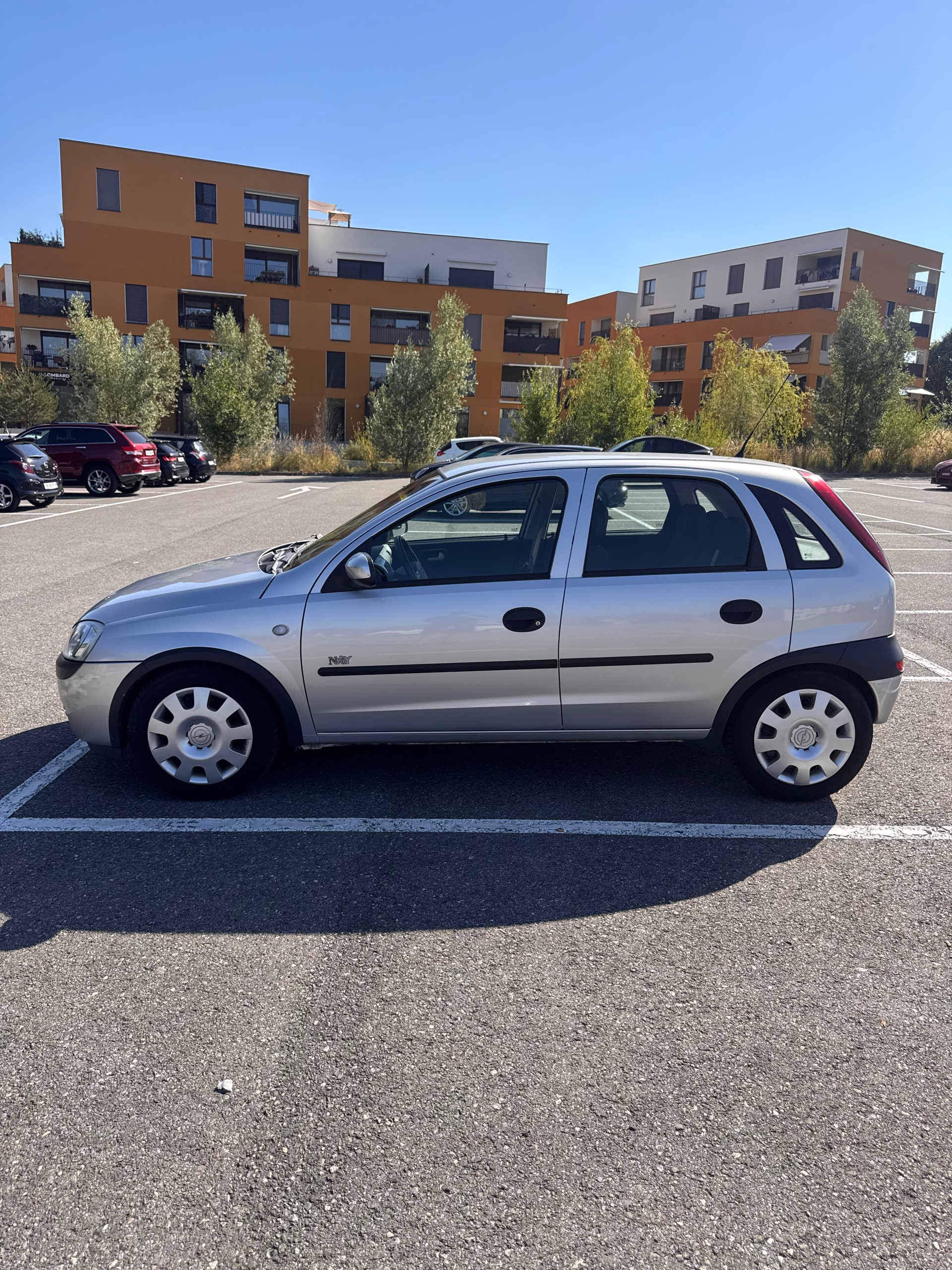 OPEL Corsa 1.4 16V Njoy-image-2