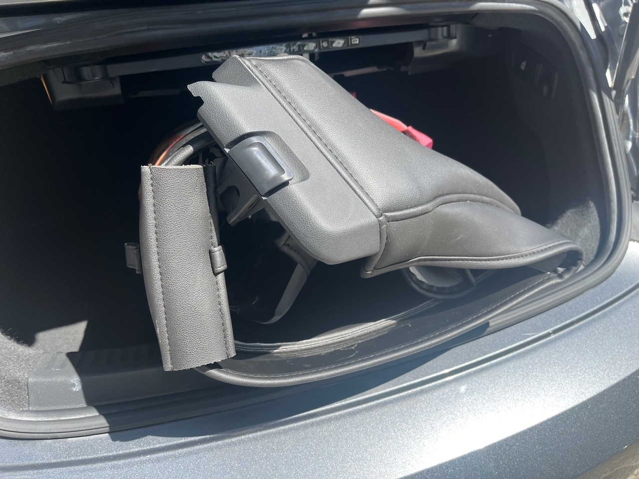 VW Beetle Cabriolet 1.2 TSI BMT Design-image-12
