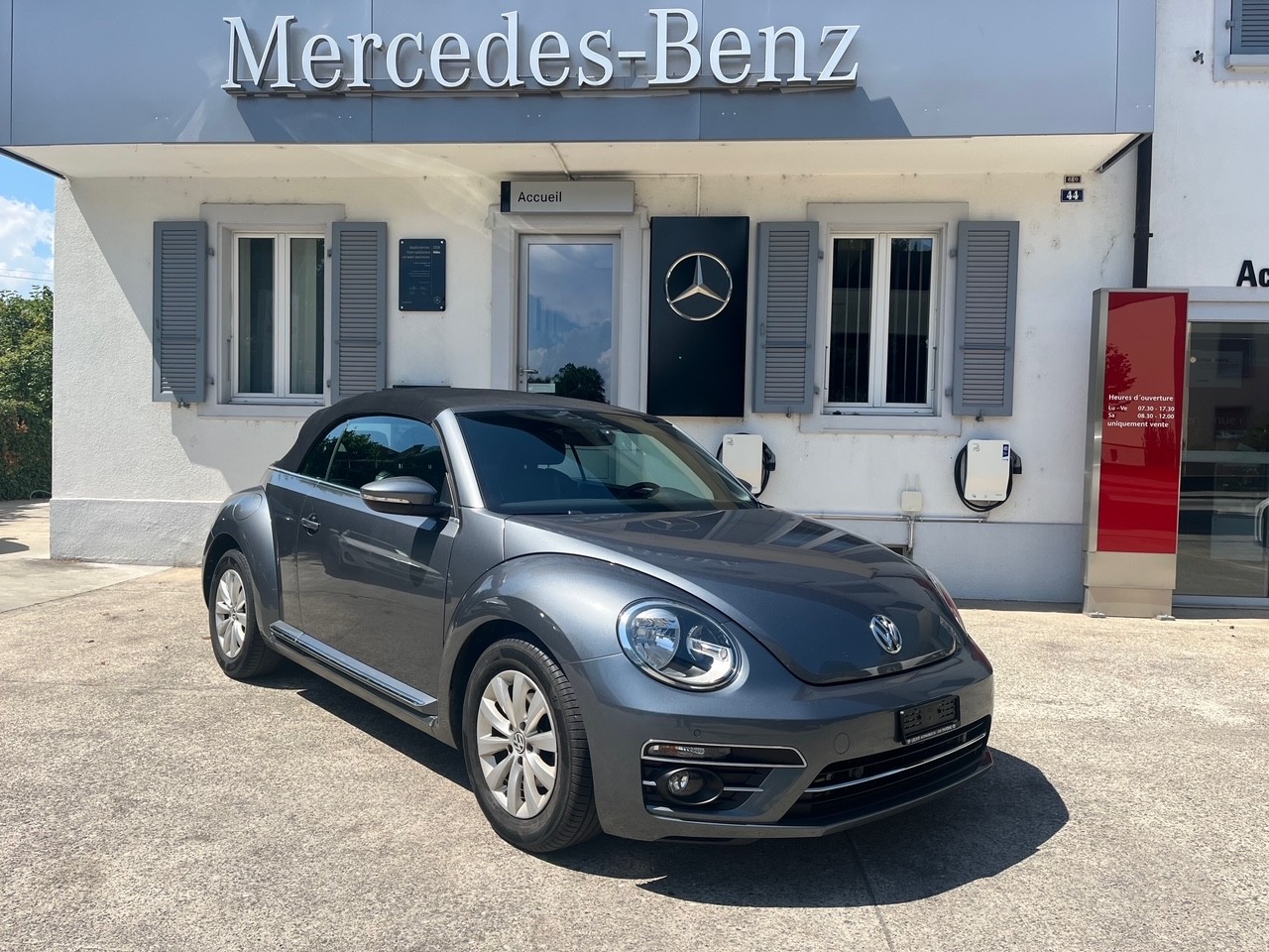 VW Beetle Cabriolet 1.2 TSI BMT Design-image-3