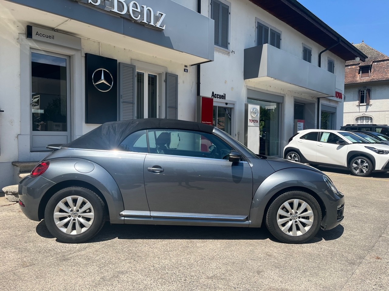 VW Beetle Cabriolet 1.2 TSI BMT Design-image-4