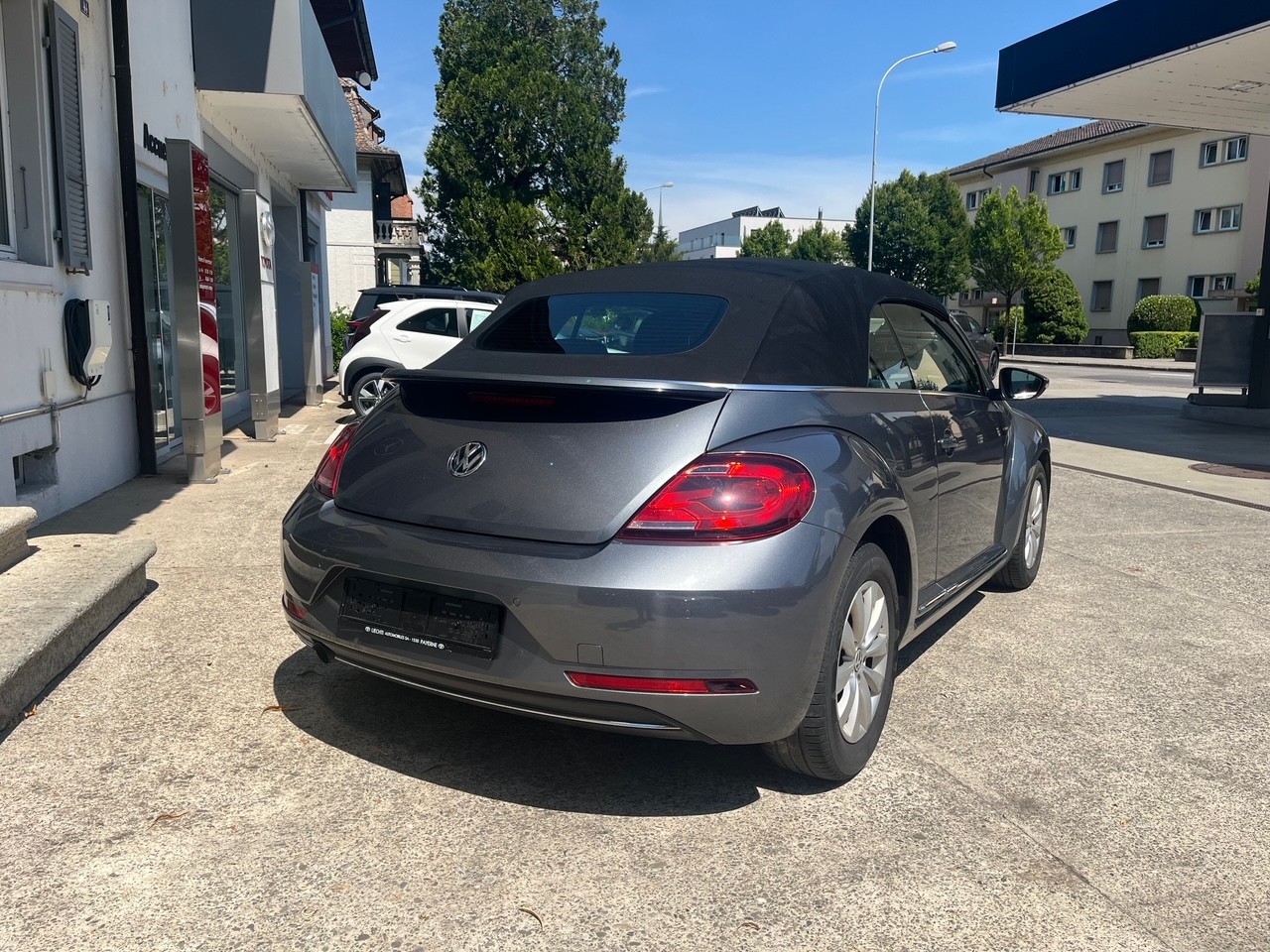 VW Beetle Cabriolet 1.2 TSI BMT Design-image-5