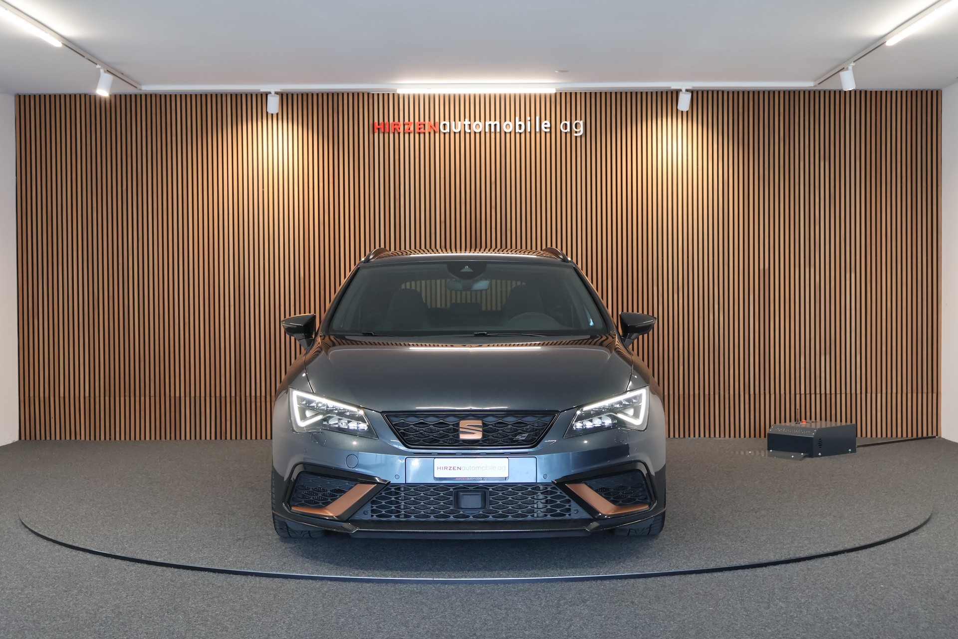 SEAT Leon ST 2.0 TSI Cupra R 370 4 Drive DSG Tuning-image-7
